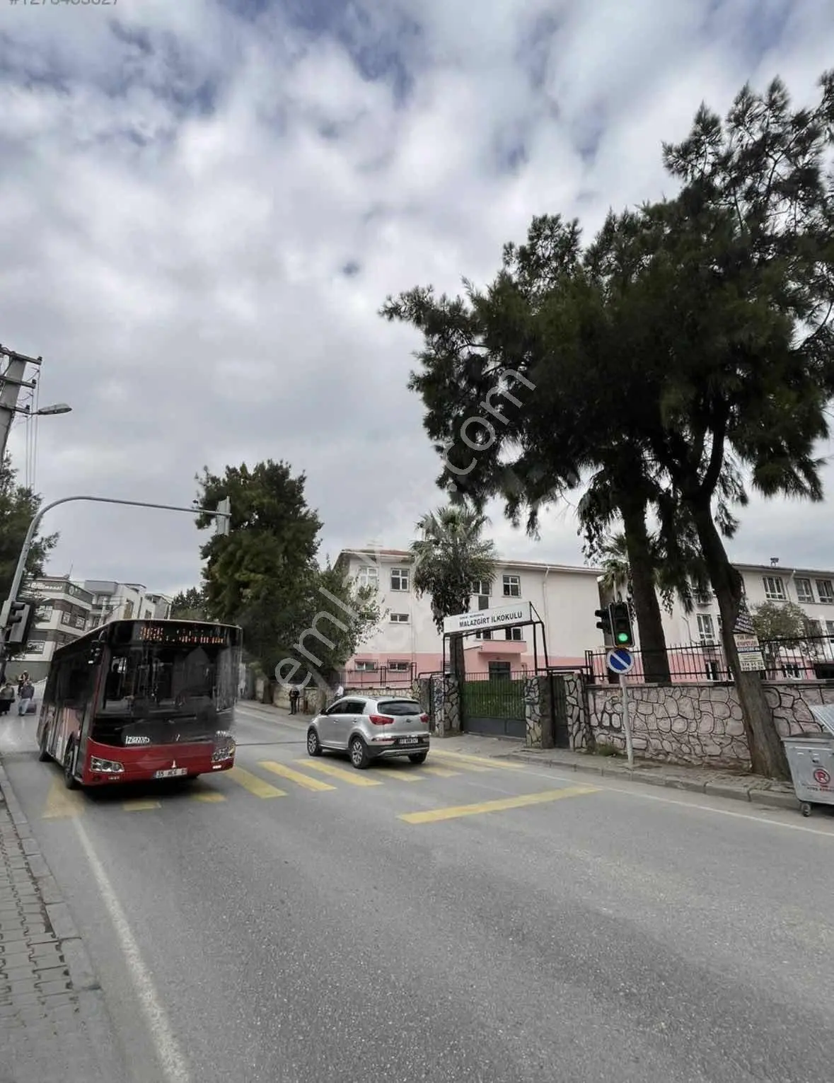 Doğa Dostu'ndan Bornova Merkez 'de Hemen Oturuma Hazır 1+1 - Görsel 2