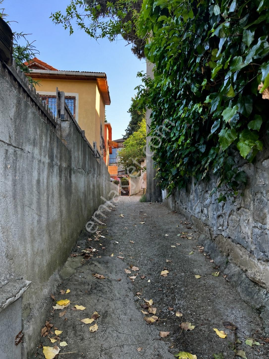 Kanlıca'da Kısmi Deniz Manzaralı Bahçeli Satılık Müstakil Villa - Görsel 31