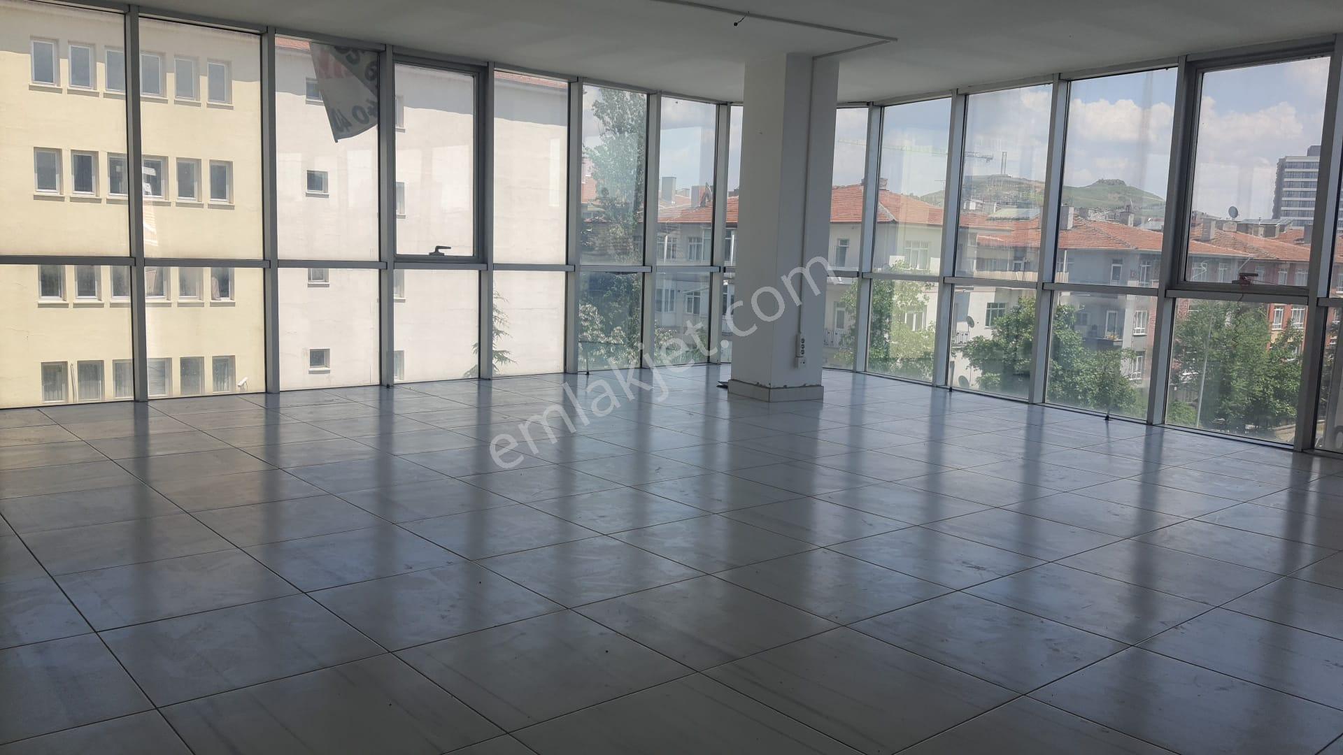 Ankara Ziraat Mah. Cadde Cepheli Köşe Konumda 85m² Kiralık Ofis - Görsel 6