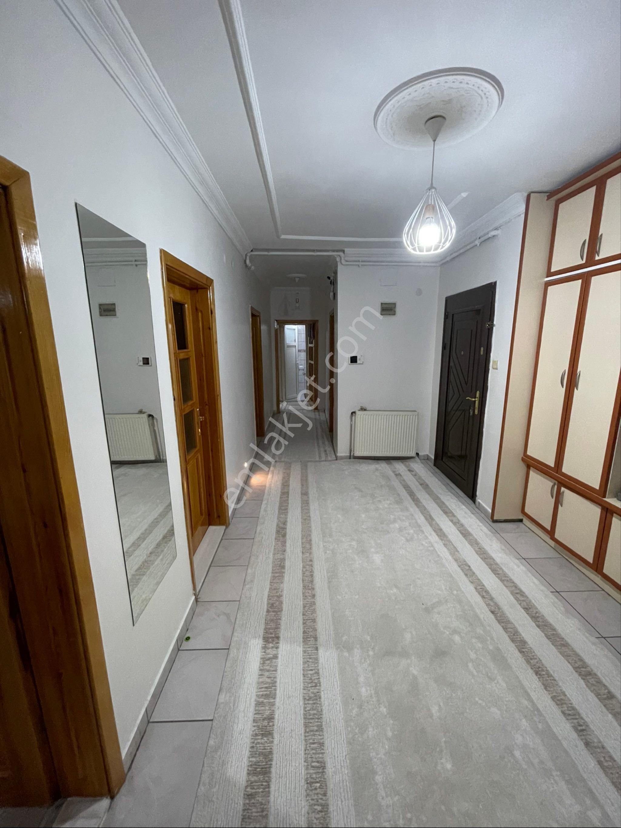 Bahçelievler Ana Cadde Üzeri | 145 M² | 3 Cepheli | Asansörlü | Doğalgazlı | 3+1 Aile Dairesi - Görsel 12
