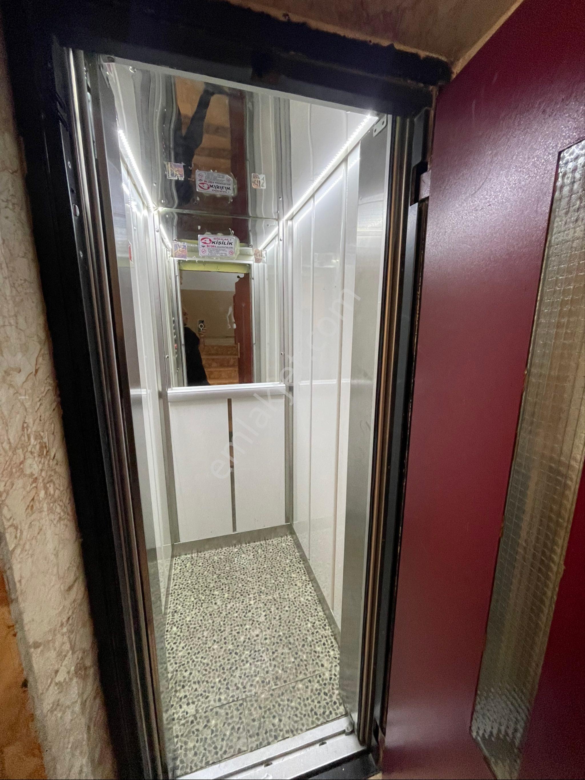 Bahçelievler Ana Cadde Üzeri | 145 M² | 3 Cepheli | Asansörlü | Doğalgazlı | 3+1 Aile Dairesi - Görsel 2