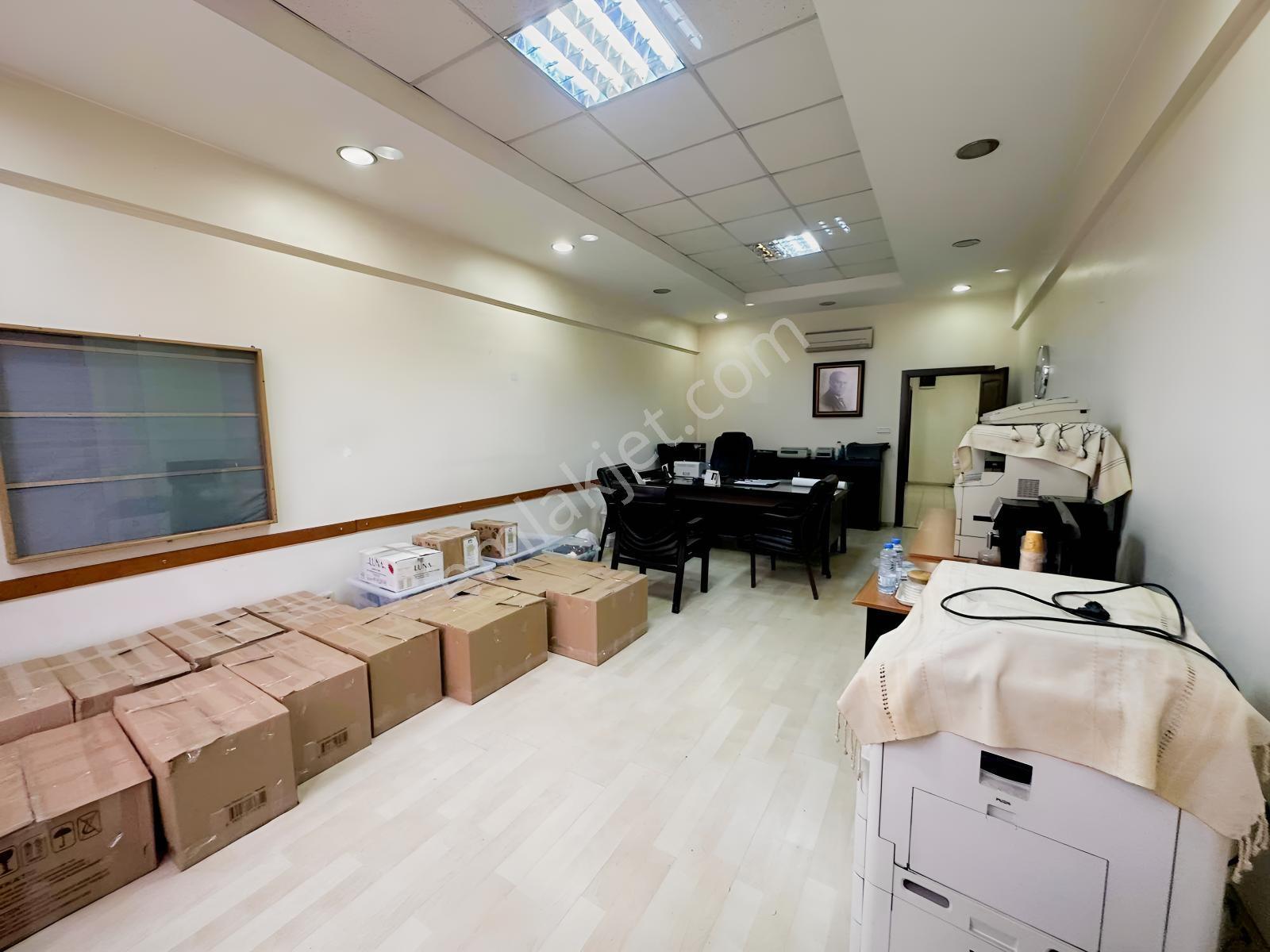 İkitelli Osb De 110 M2 Yapılı Hazır Ofis 3 Oda Mutfak Wc İçinde - Görsel 5