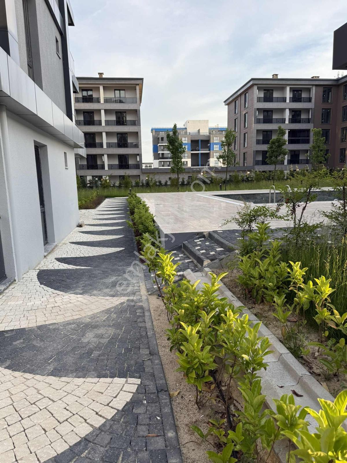 Onay 'dan Çerkezköy Tepe 'de Klima Havuz Eşyalı Modern 1+1 Daire - Görsel 32