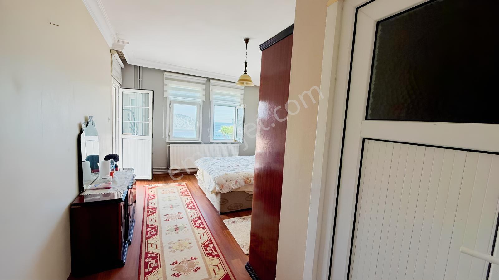 Remaxanka'da Karacaköyde Muhteşem Deniz Manzaralı Müstakil Villa - Görsel 15