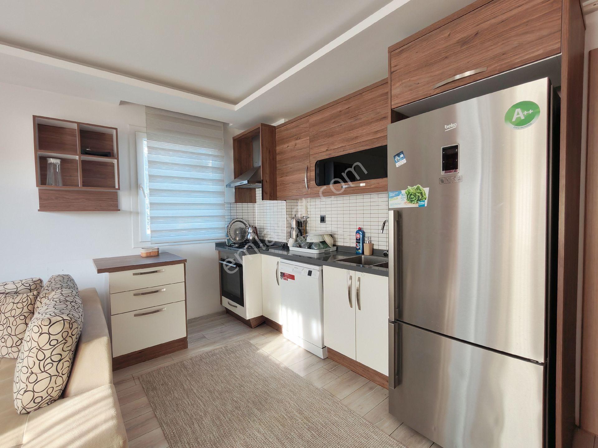 Kuşadası Otogar Arkasında,asansörlü, Doğalgazlı, Havuzlu Sitede, Eşyalı 2+1 Kiralık Daire - Görsel 11