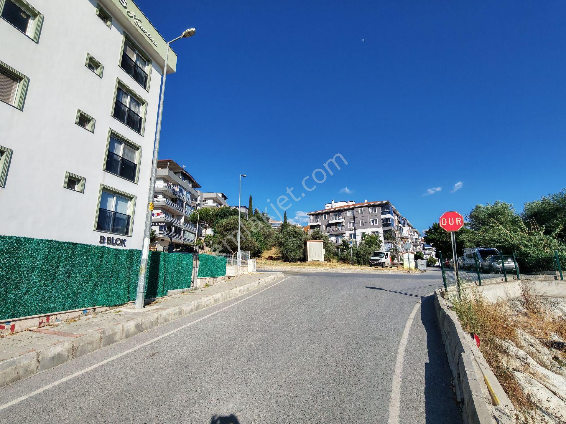 Kuşadası Otogar Arkasında,asansörlü, Doğalgazlı, Havuzlu Sitede, Eşyalı 2+1 Kiralık Daire - Görsel 25