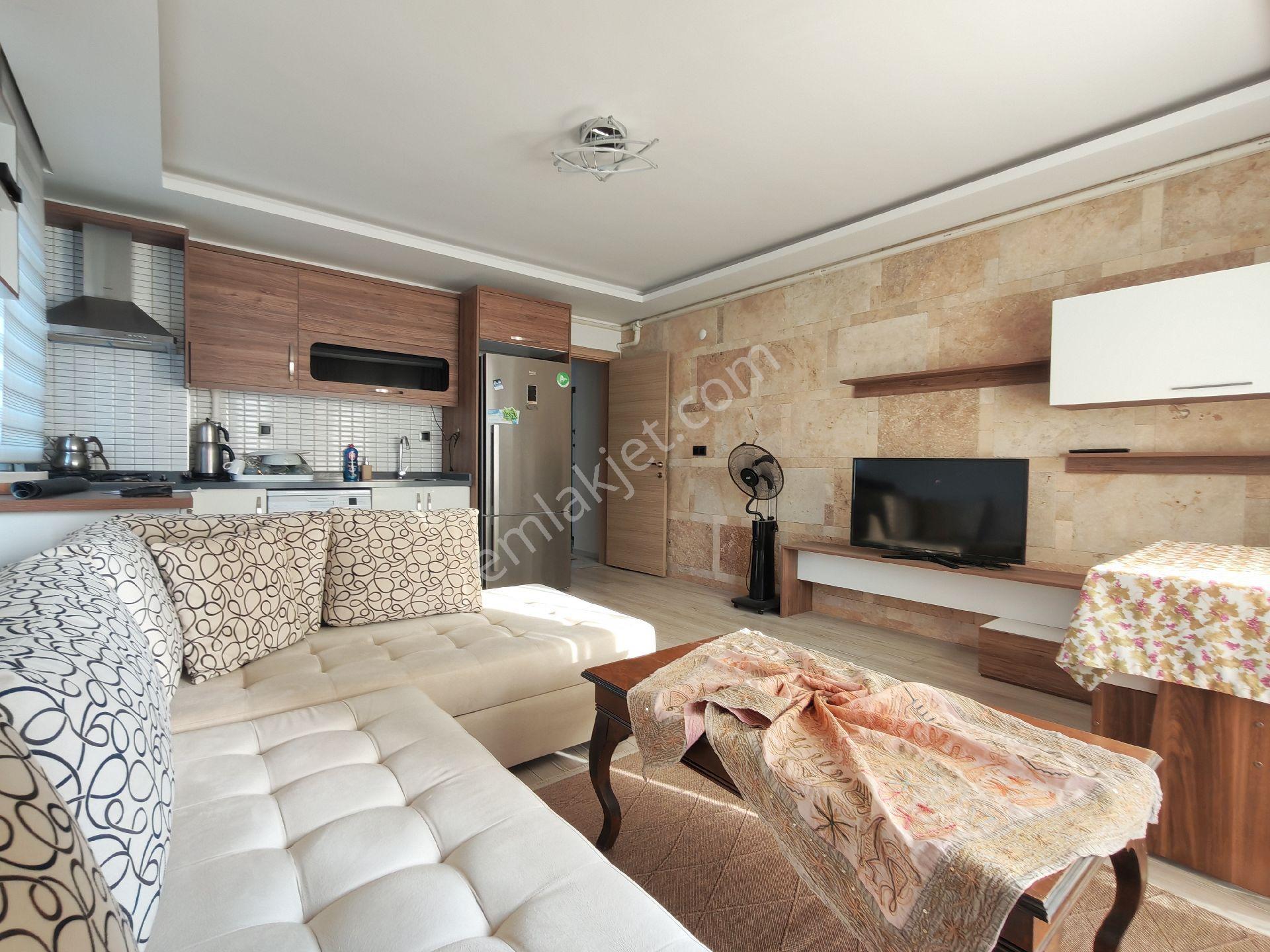 Kuşadası Otogar Arkasında,asansörlü, Doğalgazlı, Havuzlu Sitede, Eşyalı 2+1 Kiralık Daire - Görsel 6