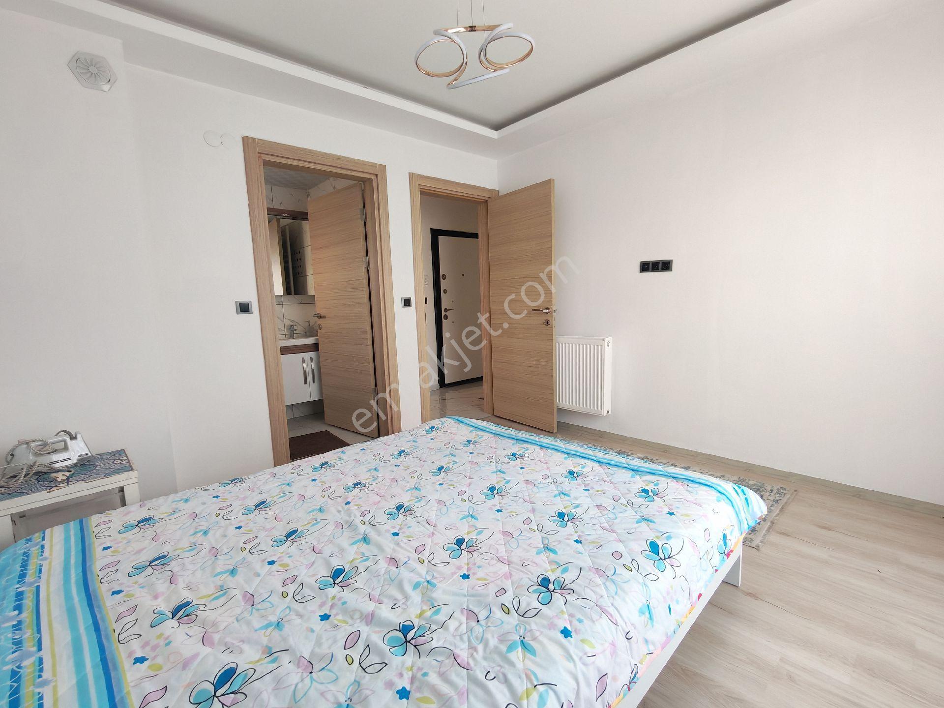 Kuşadası Otogar Arkasında,asansörlü, Doğalgazlı, Havuzlu Sitede, Eşyalı 2+1 Kiralık Daire - Görsel 15