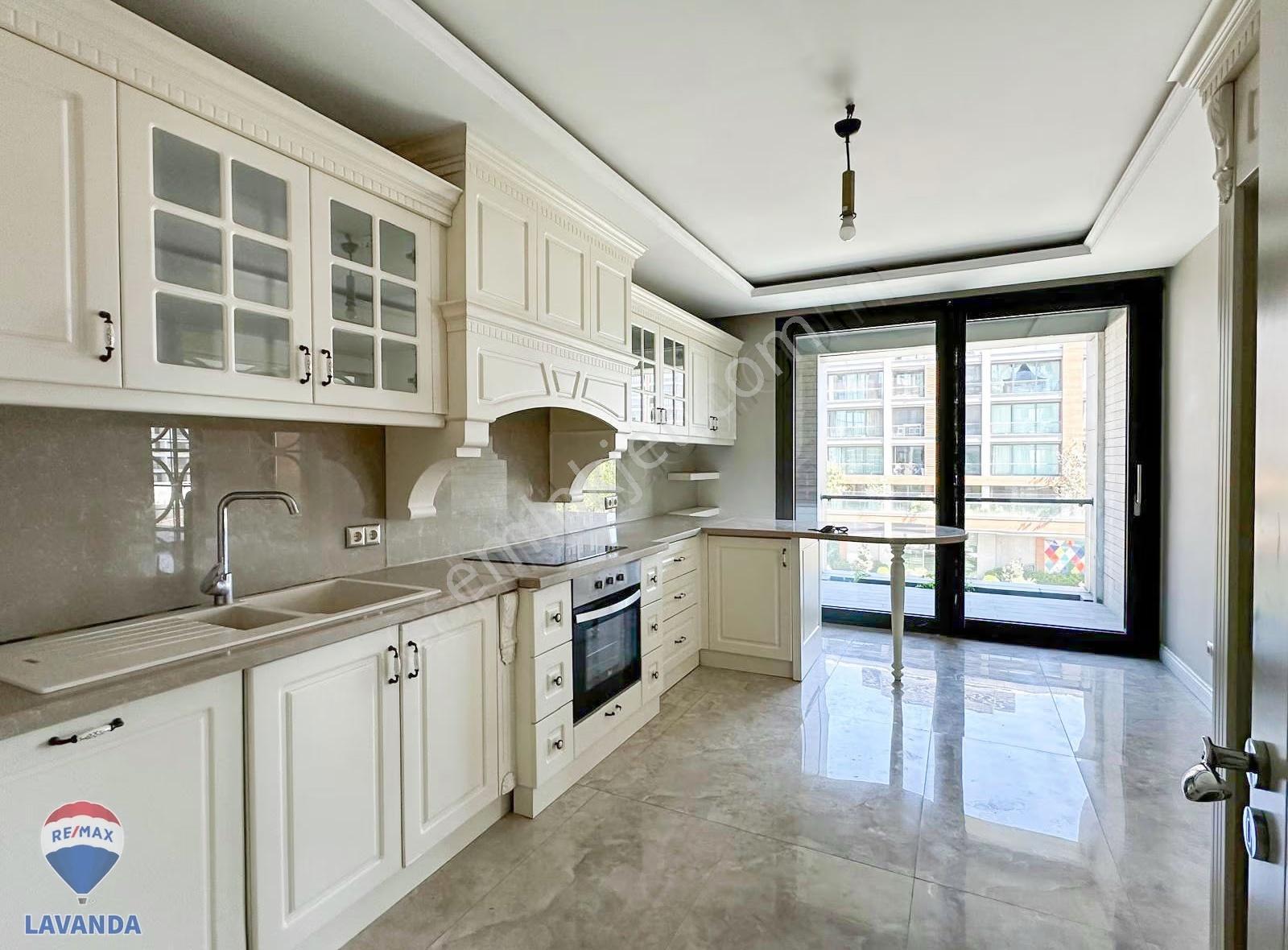 Remax Lavanda'dan Golden Lıfe Sitesi; 3,5+1 Havuz Cephe Satılık - Görsel 15