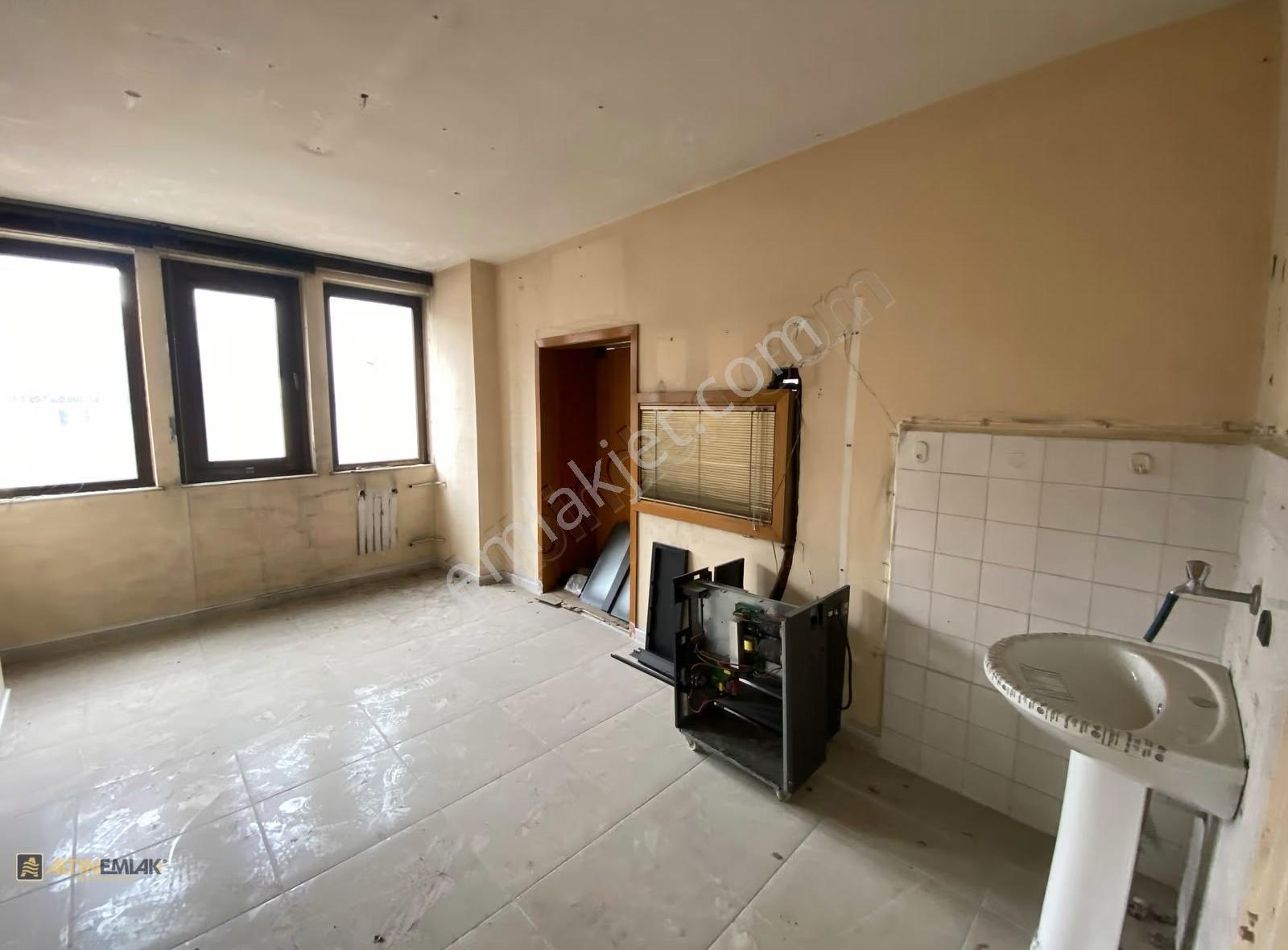 Bağcılar Meydanda 150 M2 Ofis Katı - Görsel 10