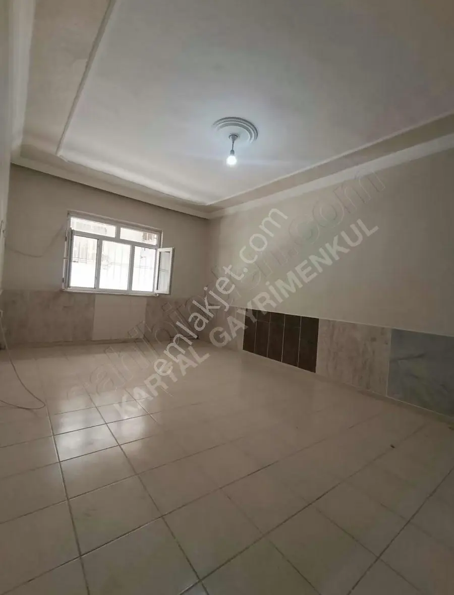 Emek Caddesi Civarı Satılık 2+1 Yüksek Giriş Kat Daire