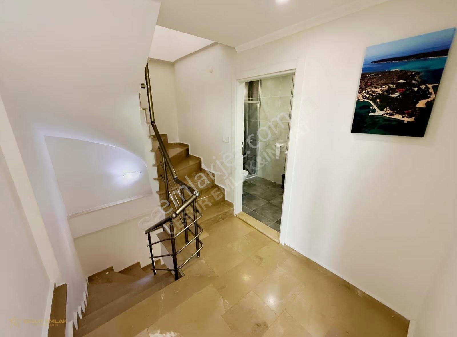 İzmir Dikili Palmiye Sitesinde Satılık 5+1 Villa - Görsel 24