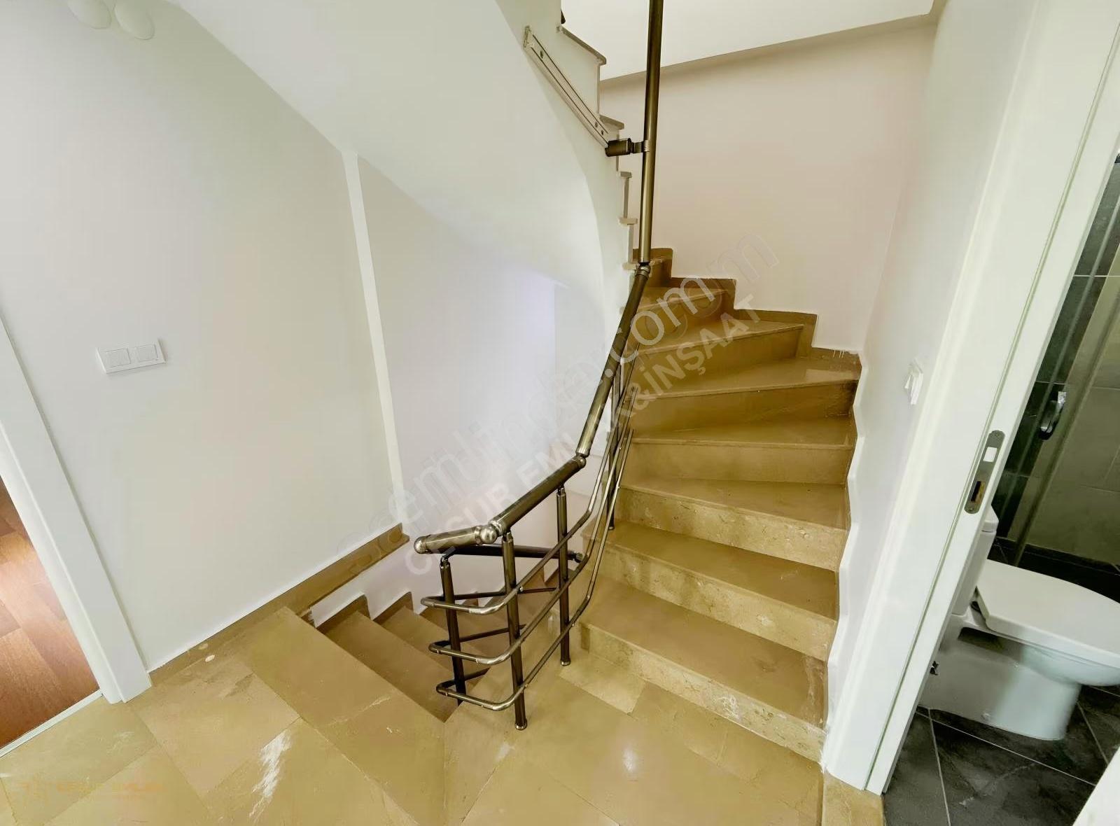 İzmir Dikili Palmiye Sitesinde Satılık 5+1 Villa - Görsel 34