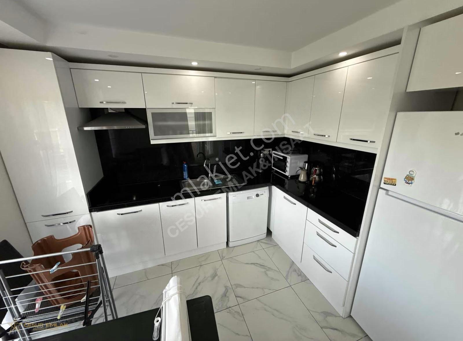 İzmir Dikili Palmiye Sitesinde Satılık 5+1 Villa - Görsel 21