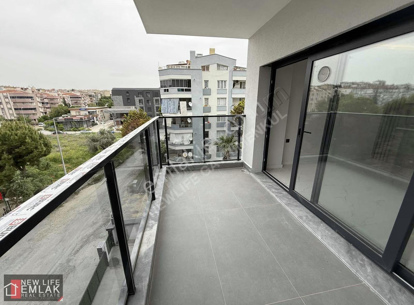 Kuşadası Yolun Deniz Tarafında Merkezi Konumlu Satılık Daire - Görsel 12