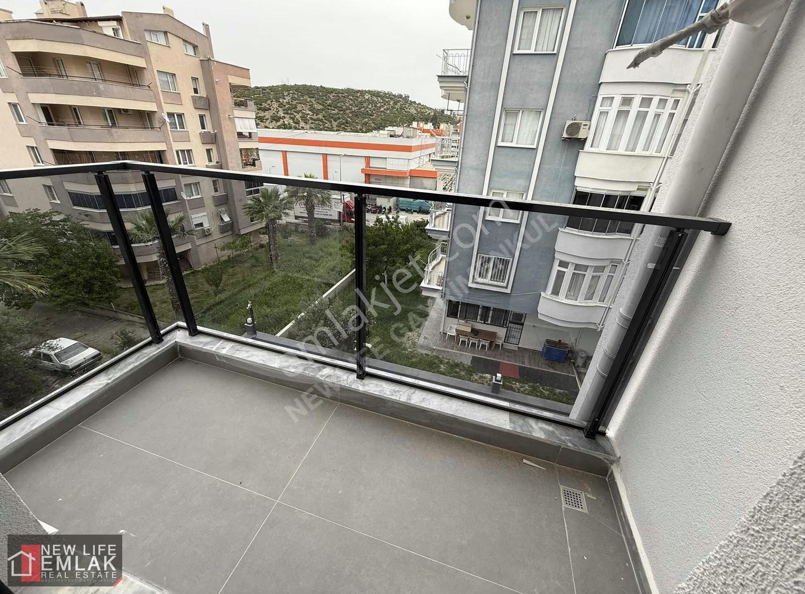 Kuşadası Yolun Deniz Tarafında Merkezi Konumlu Satılık Daire - Görsel 35