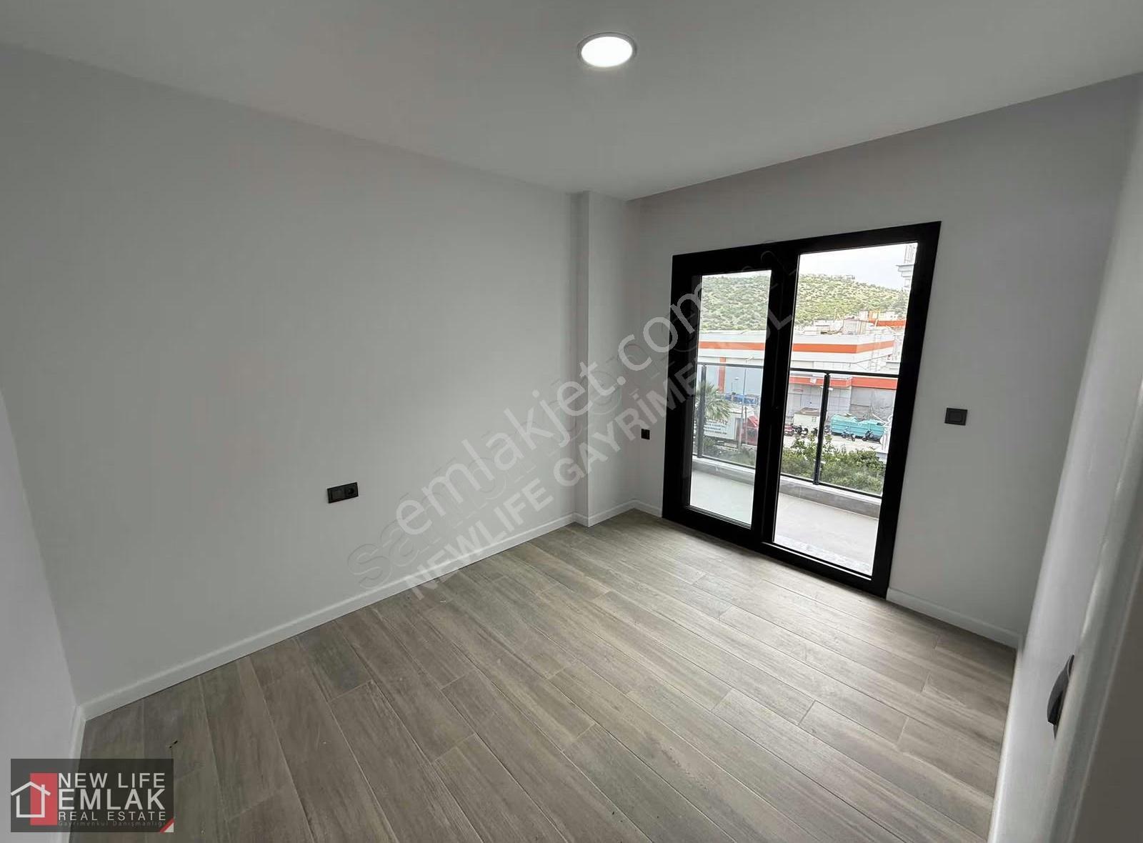 Kuşadası Yolun Deniz Tarafında Merkezi Konumlu Satılık Daire - Görsel 31