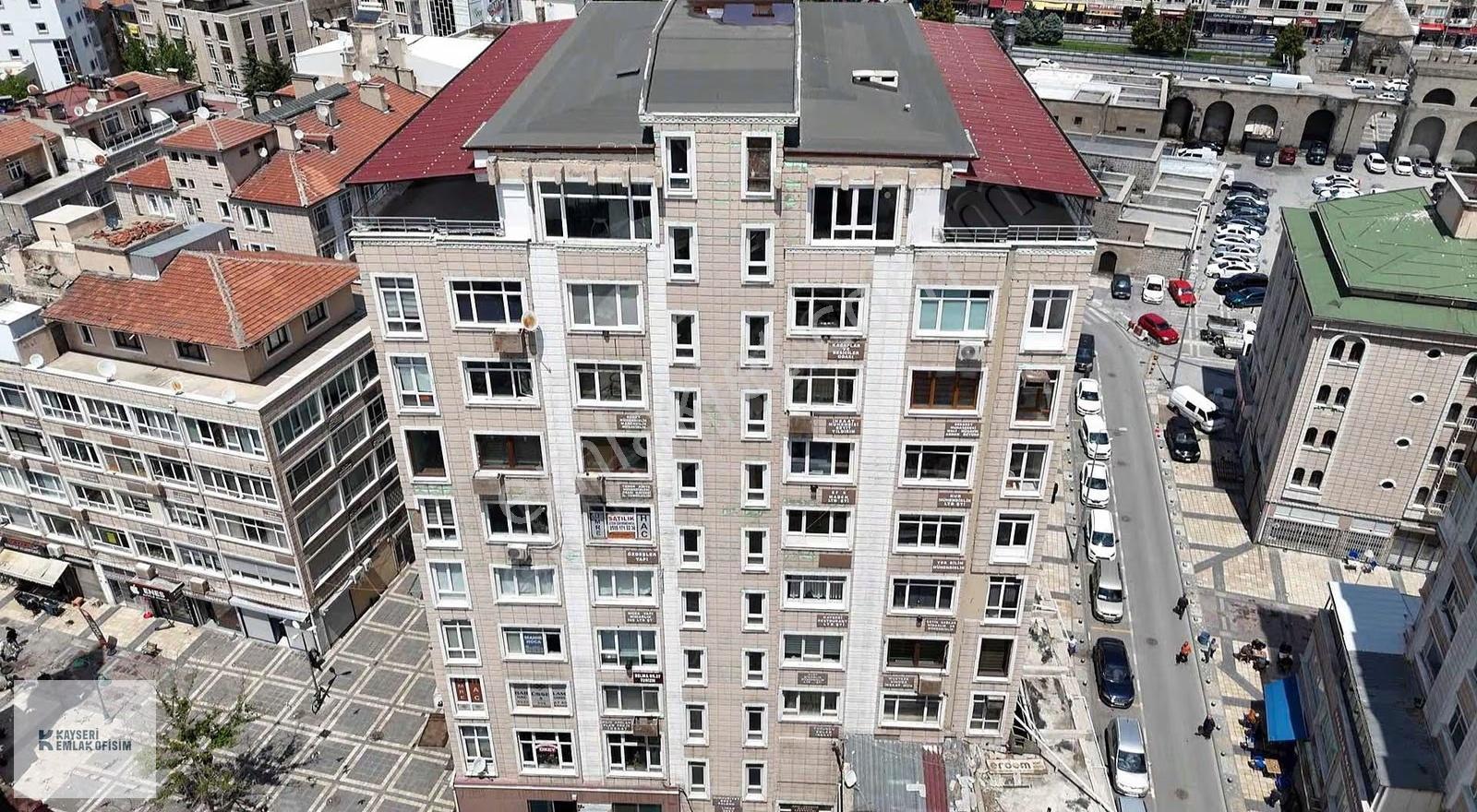 Cumhuriyet İşhanında 1+1 Full Yapılı 60 M2 Daire