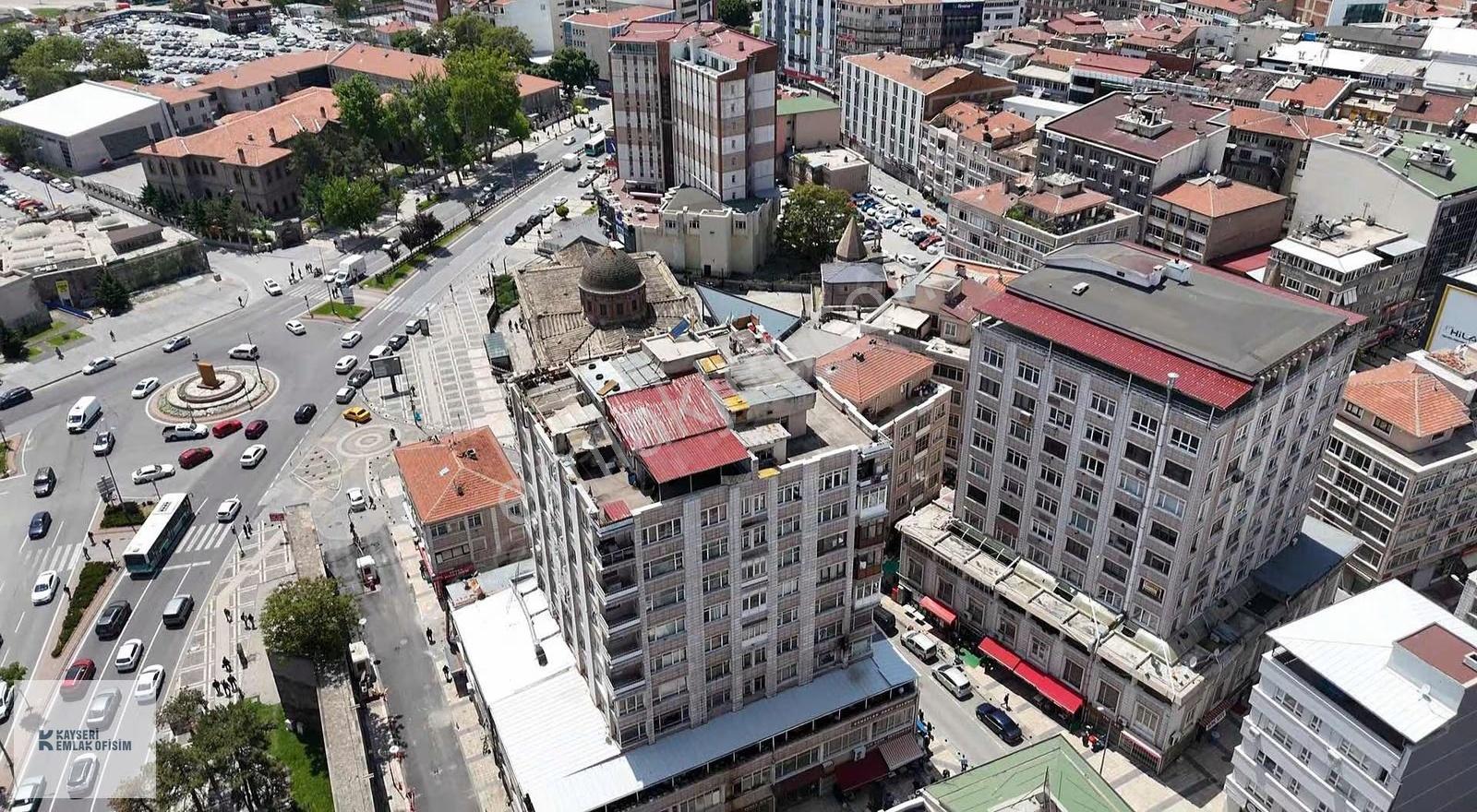 Cumhuriyet İşhanında 1+1 Full Yapılı 60 M2 Daire - Görsel 6