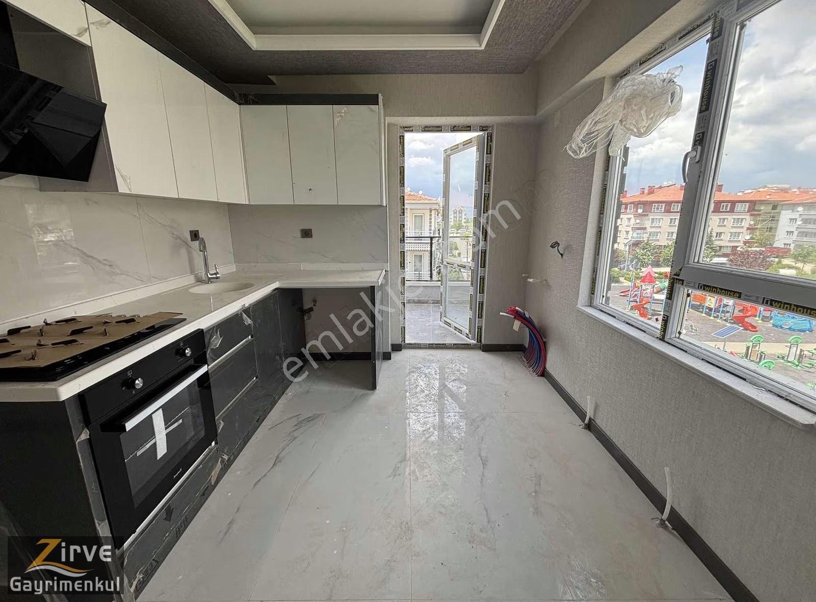 Zirveden Yıldırımda Köşebaşı 3+1 Lüx Satılık Daire