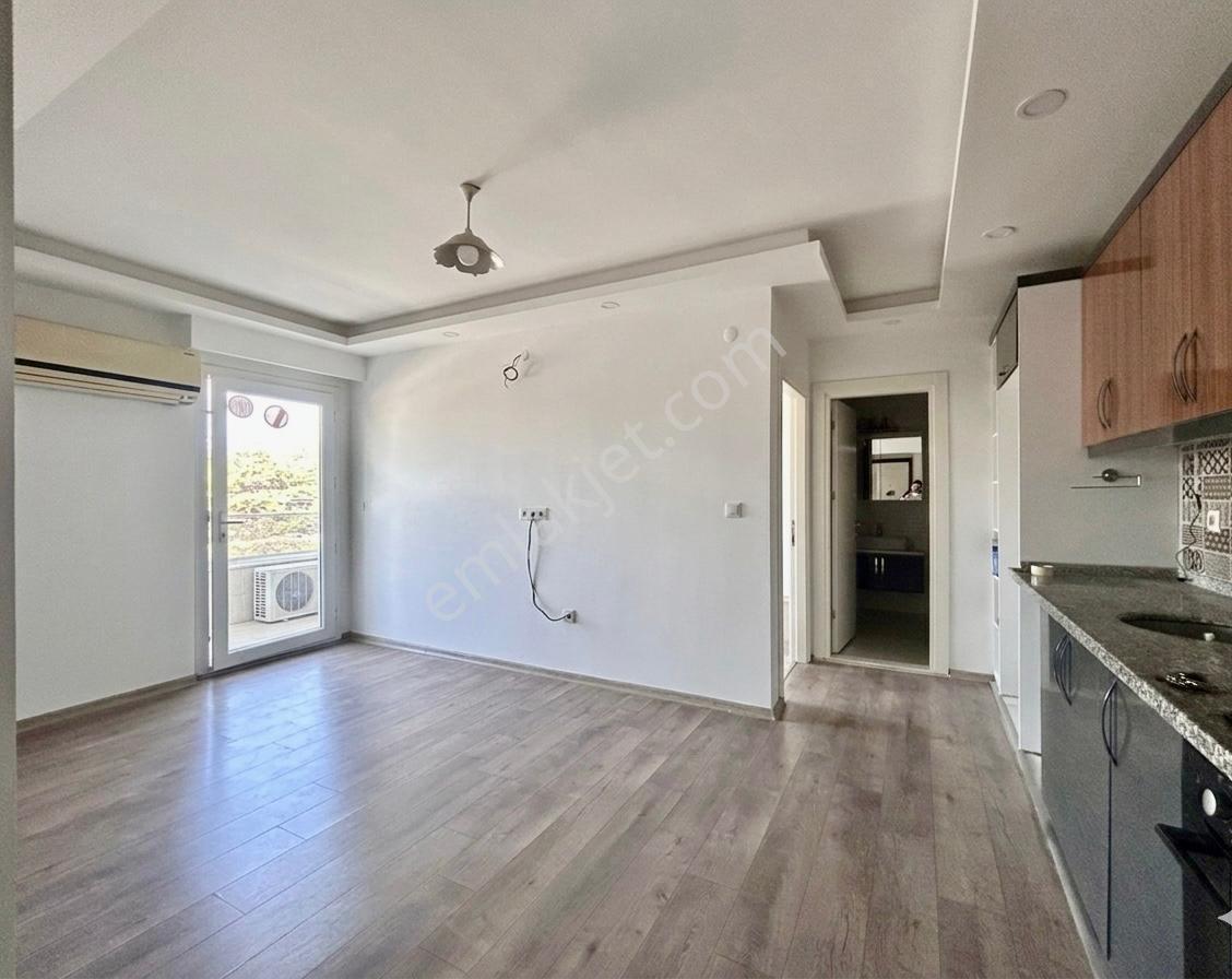 Ares'ten Üniversite Hast. Karşısı Doğalgaz Kombili 2+1 Kiralık - Görsel 8