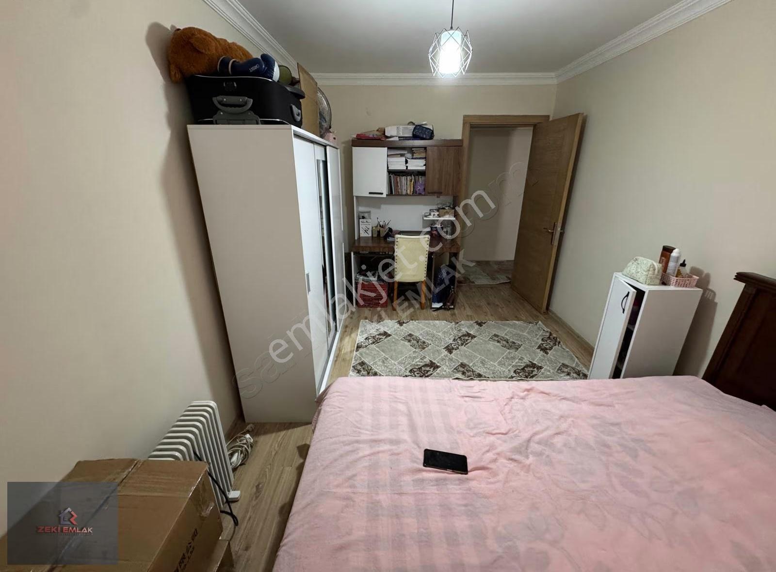 Zeki Emlak'tan Muradiye'de Cadde Üstü 3+1 Ara Kat Teraslı Daire - Görsel 18