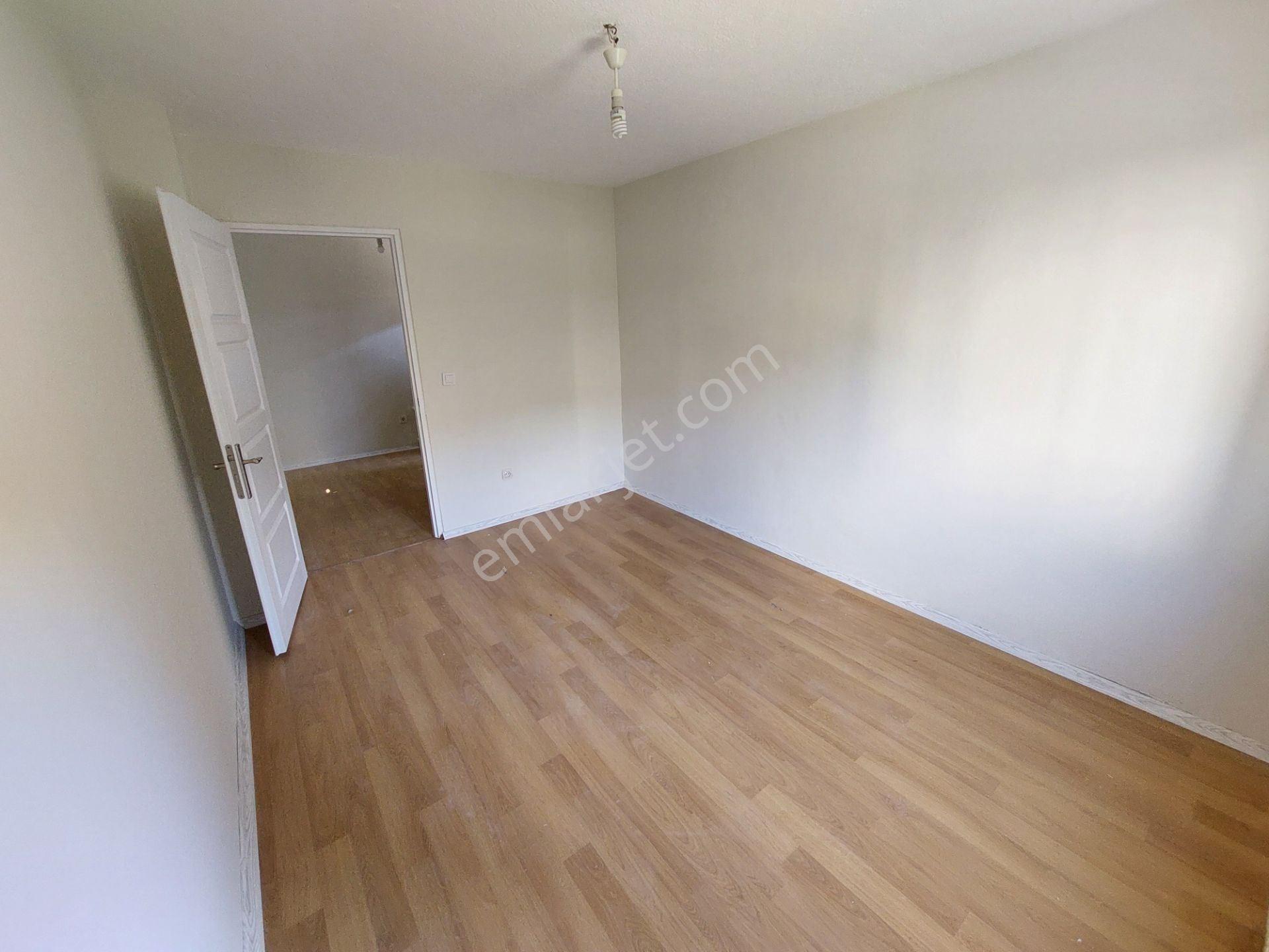 Altın Emlak’ Tan Yahya Kaptan’da Ara Kat Geniş 2,5+1 Yapılı Kiralık Daire - Görsel 27
