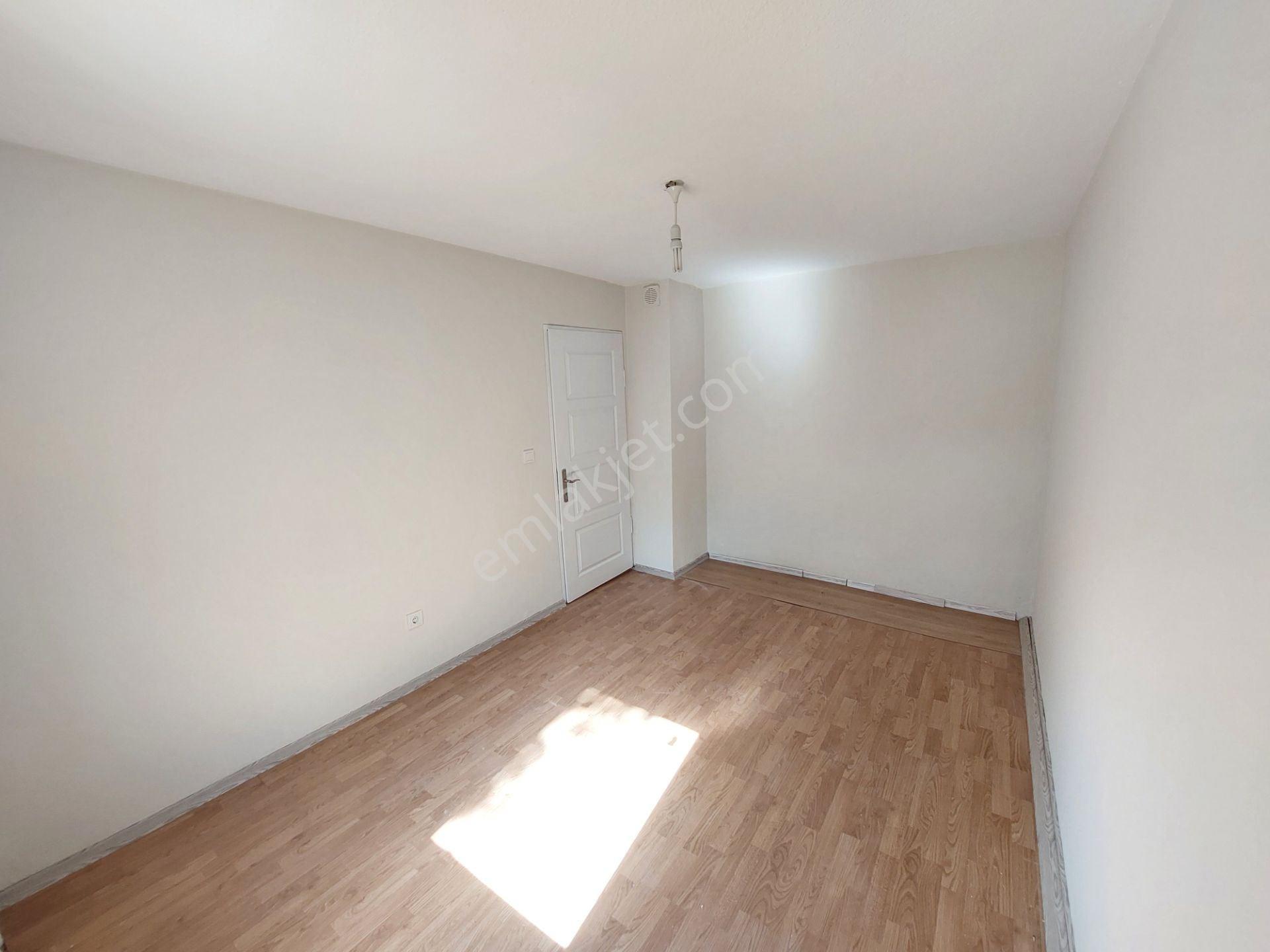 Altın Emlak’ Tan Yahya Kaptan’da Ara Kat Geniş 2,5+1 Yapılı Kiralık Daire - Görsel 18
