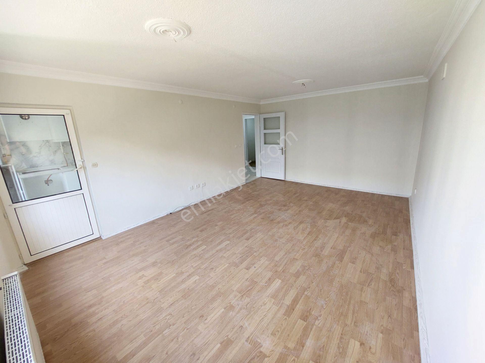 Altın Emlak’ Tan Yahya Kaptan’da Ara Kat Geniş 2,5+1 Yapılı Kiralık Daire - Görsel 13
