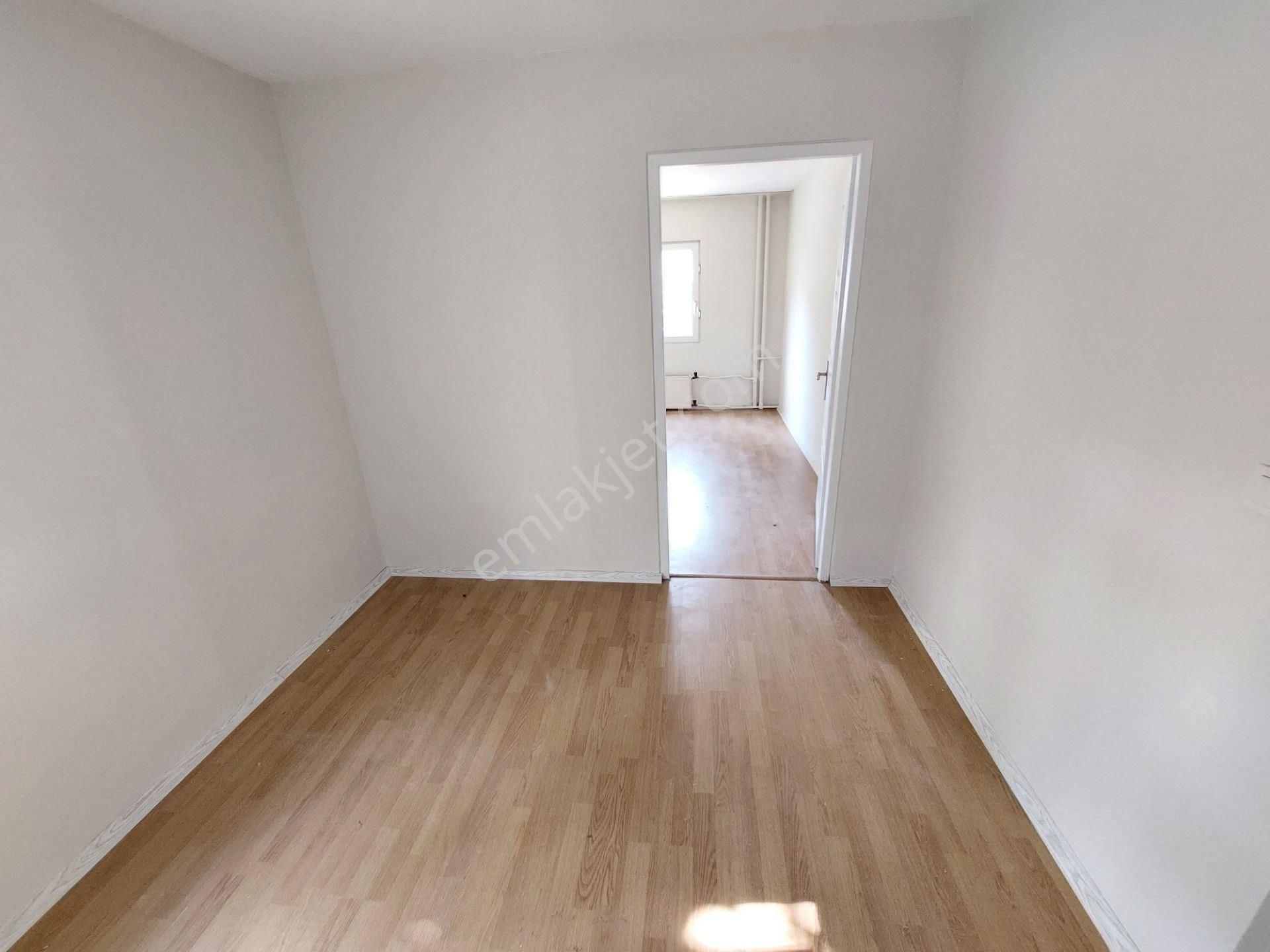 Altın Emlak’ Tan Yahya Kaptan’da Ara Kat Geniş 2,5+1 Yapılı Kiralık Daire - Görsel 28