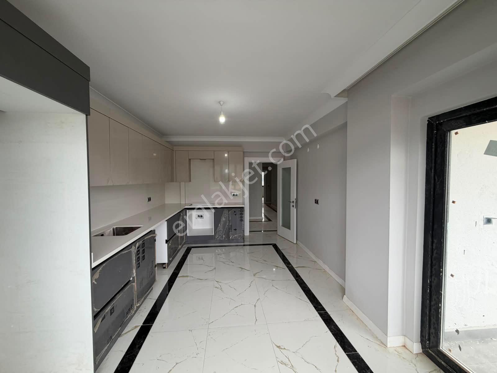 Aksu Mahallesi Stadıum Cadde Evleri'nde Kiralık 3+1 Lüks Daire - Görsel 3
