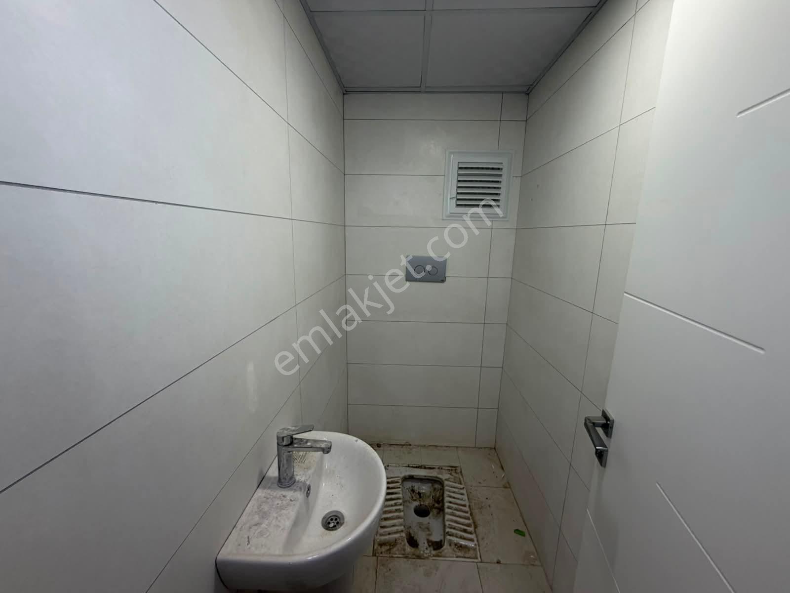Aksu Mahallesi Stadıum Cadde Evleri'nde Kiralık 3+1 Lüks Daire - Görsel 32