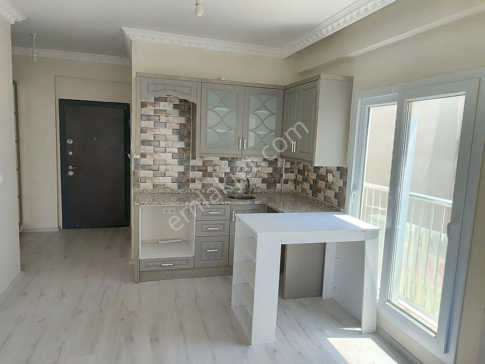 Sarıçam Gültepede 3 Cepheli 1+1 Kiralık Daire