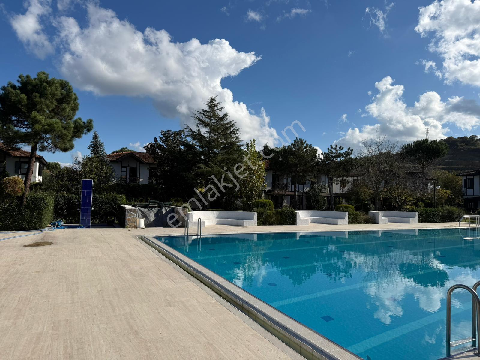 Şile Çavuşta Özel Mimari Havuzlu Nehir Sitesinde Satılık Villa - Görsel 15