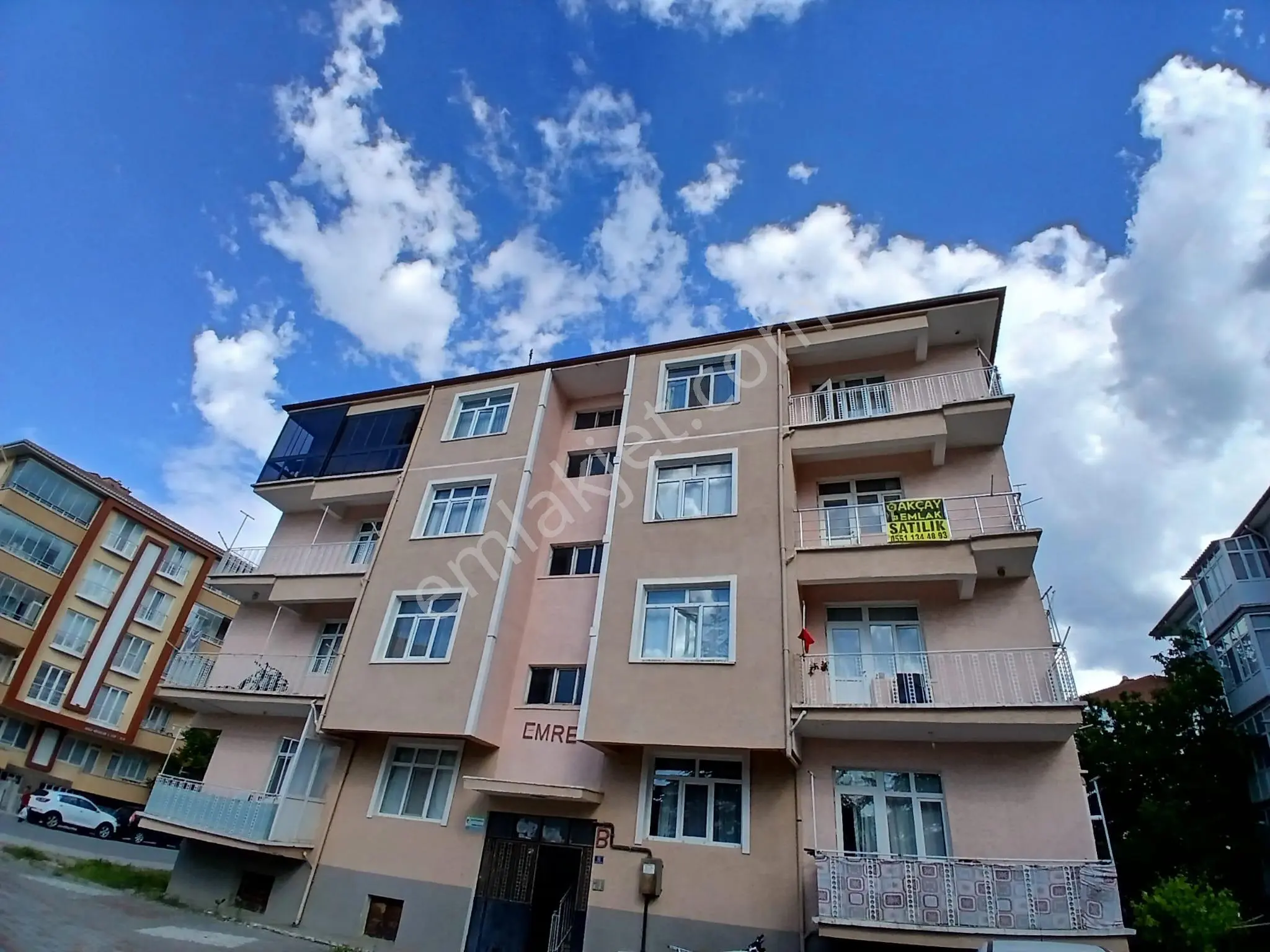 Akçay Emlak'tan Akşehir Yarenler Mahallesi Son Durak Yanında Ara Kat Satılık 2+1 Daire - Görsel 3