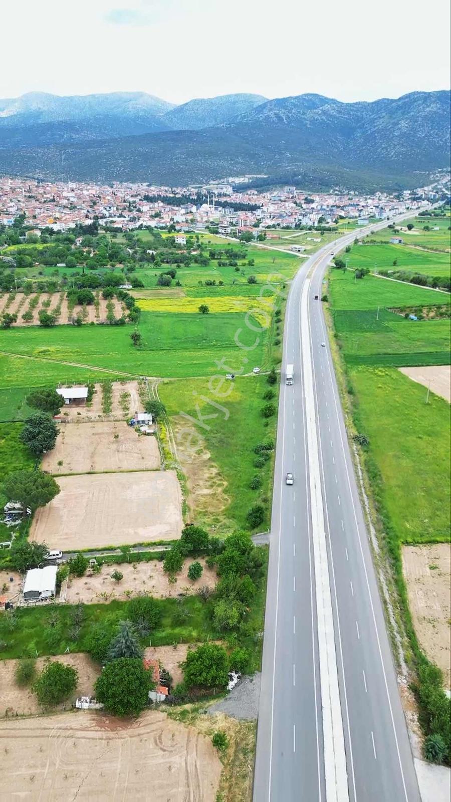 Tavas Anayoluna Cepheli, İmar Sınırında, 4825m² Arazi - Görsel 3