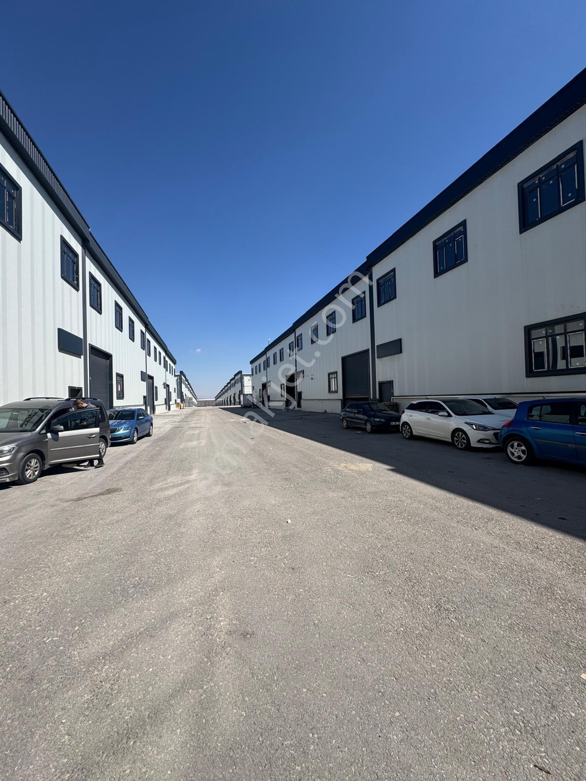 Busem Gıdacılarda Kiralık 1,300 Mt Depo - Görsel 16
