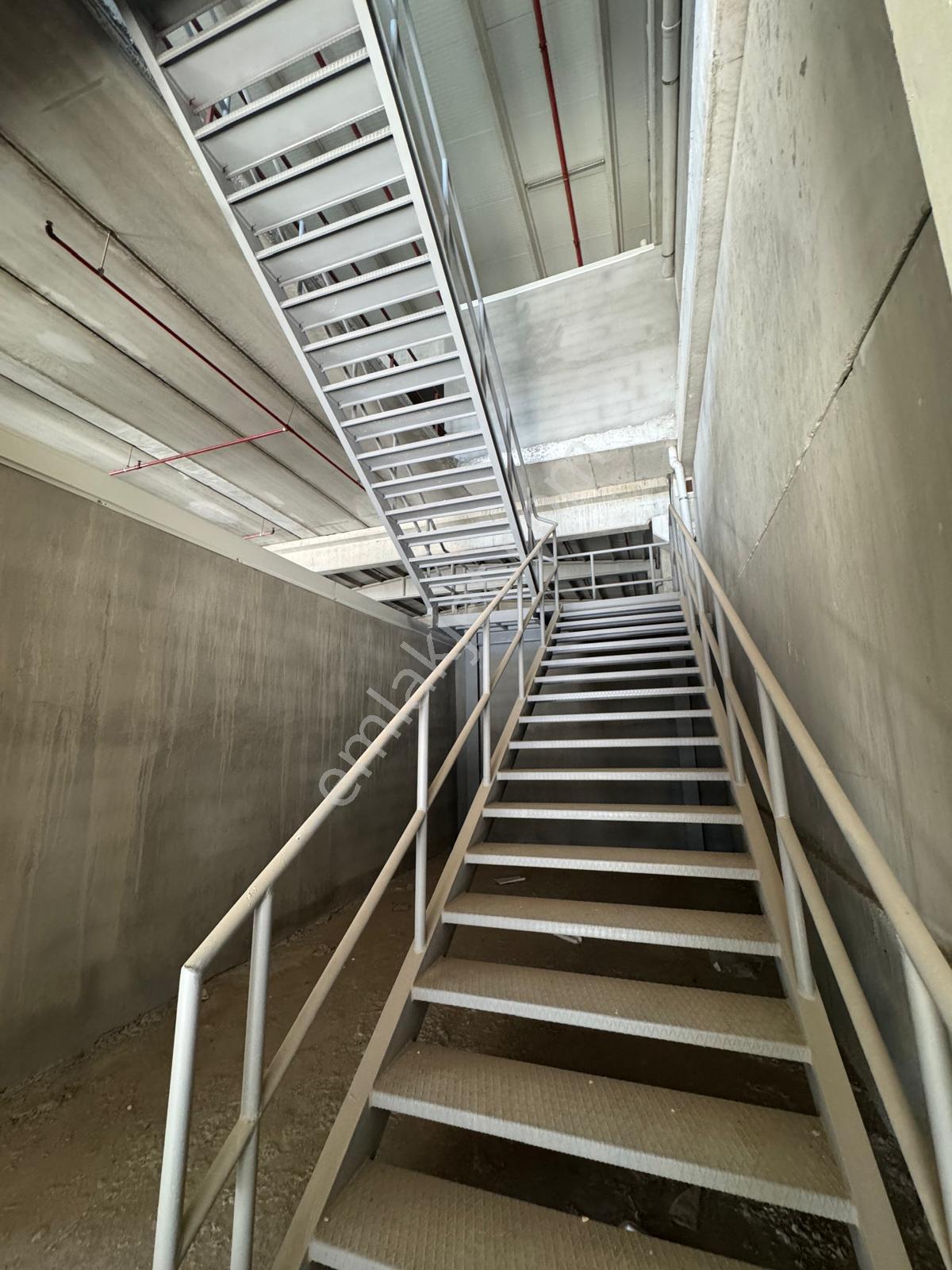 Busem Gıdacılarda Kiralık 1,300 Mt Depo - Görsel 11