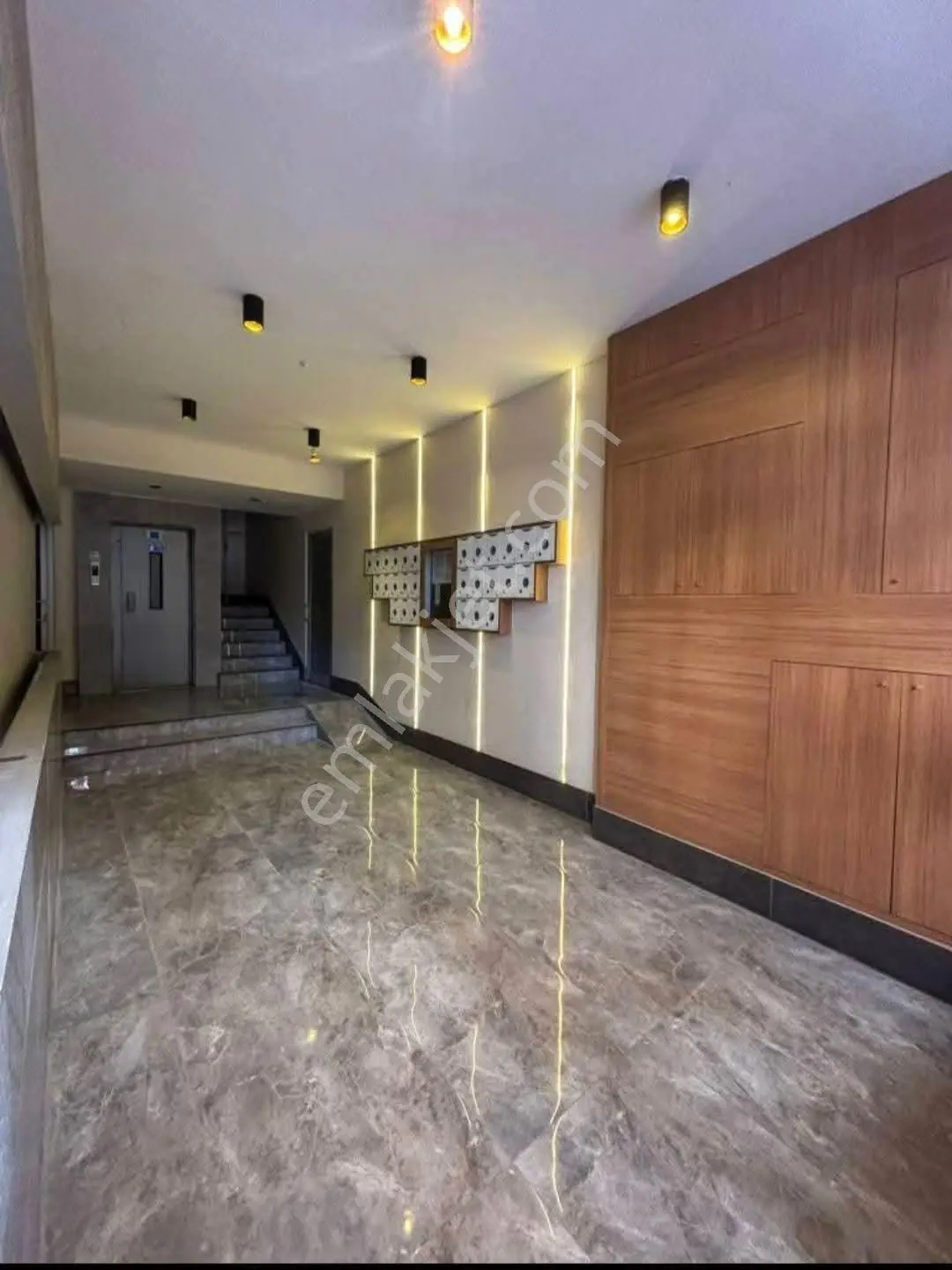Fetih Caddesi Cepheli İl Jandarma Karşısı Makul Fiyatlı Ara Kat 3+1 Daire - Görsel 3