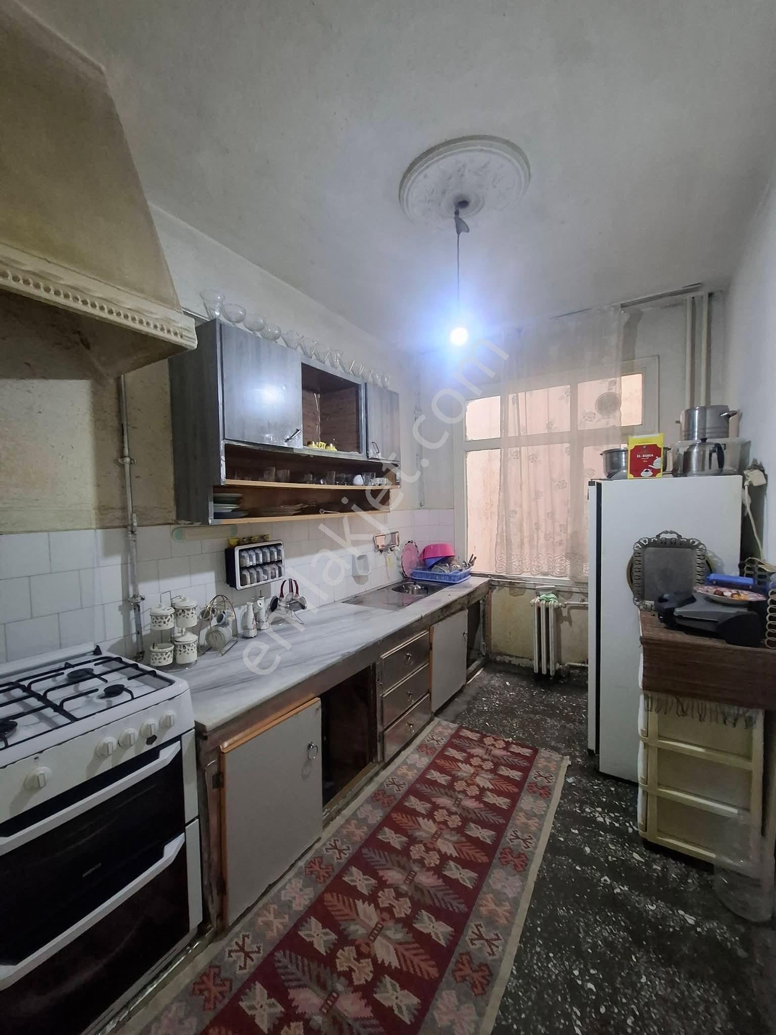 Fetih Caddesi Cepheli İl Jandarma Karşısı Makul Fiyatlı Ara Kat 3+1 Daire - Görsel 8