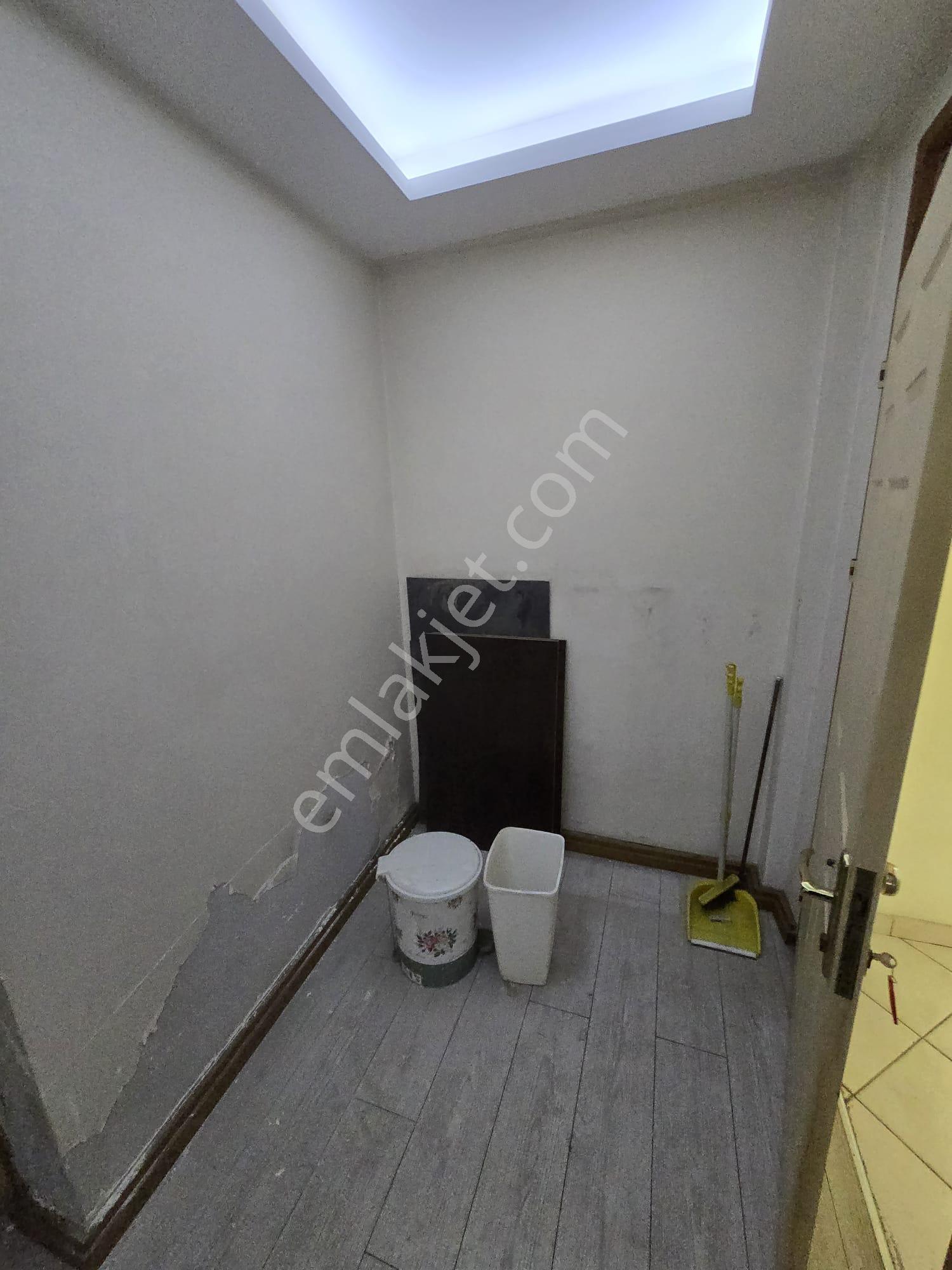 Kiralık Sevgiyolunda 50 M2 Balkonlu Eşyalı Ofis - Görsel 9