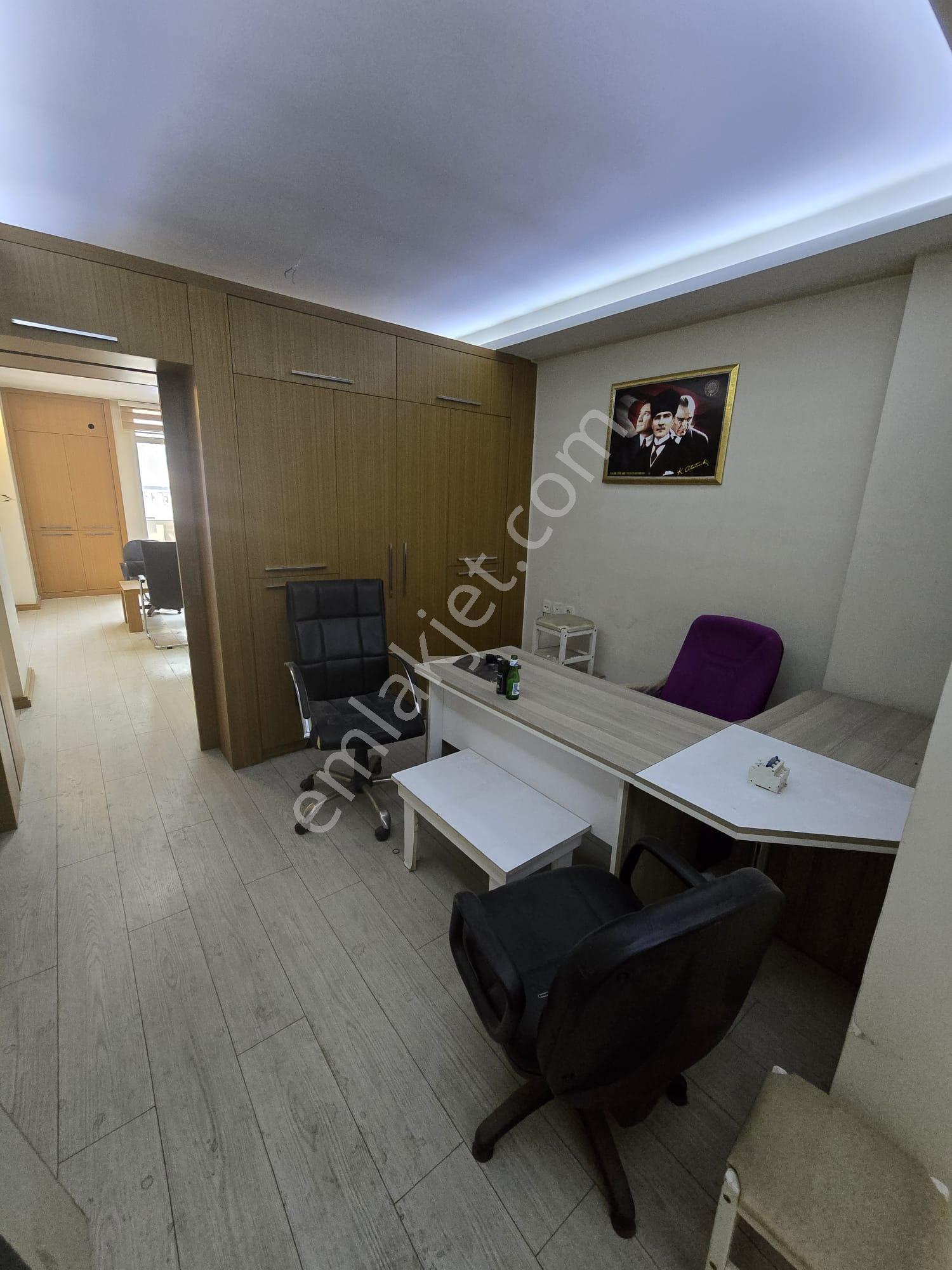 Kiralık Sevgiyolunda 50 M2 Balkonlu Eşyalı Ofis - Görsel 3