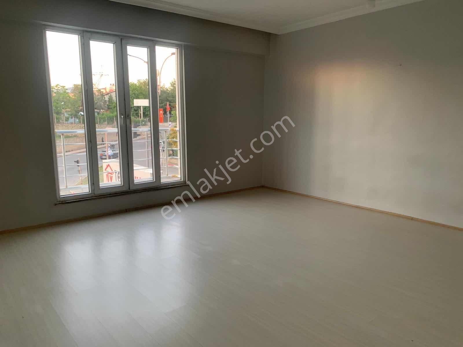Barden Otel Karşısı Ana Cadde Üstü Kiralık 3+1 Daire - Görsel 16