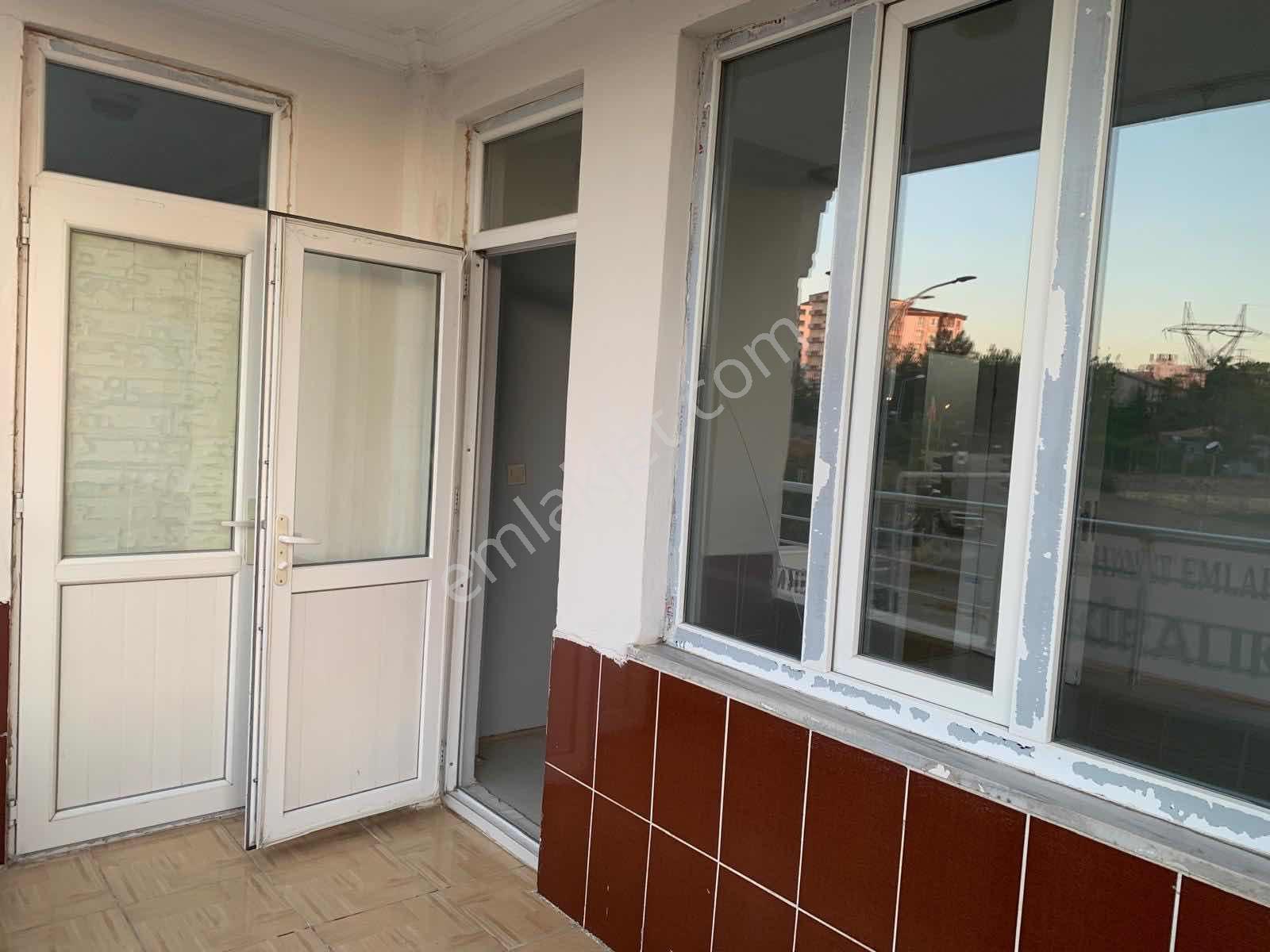 Barden Otel Karşısı Ana Cadde Üstü Kiralık 3+1 Daire - Görsel 10