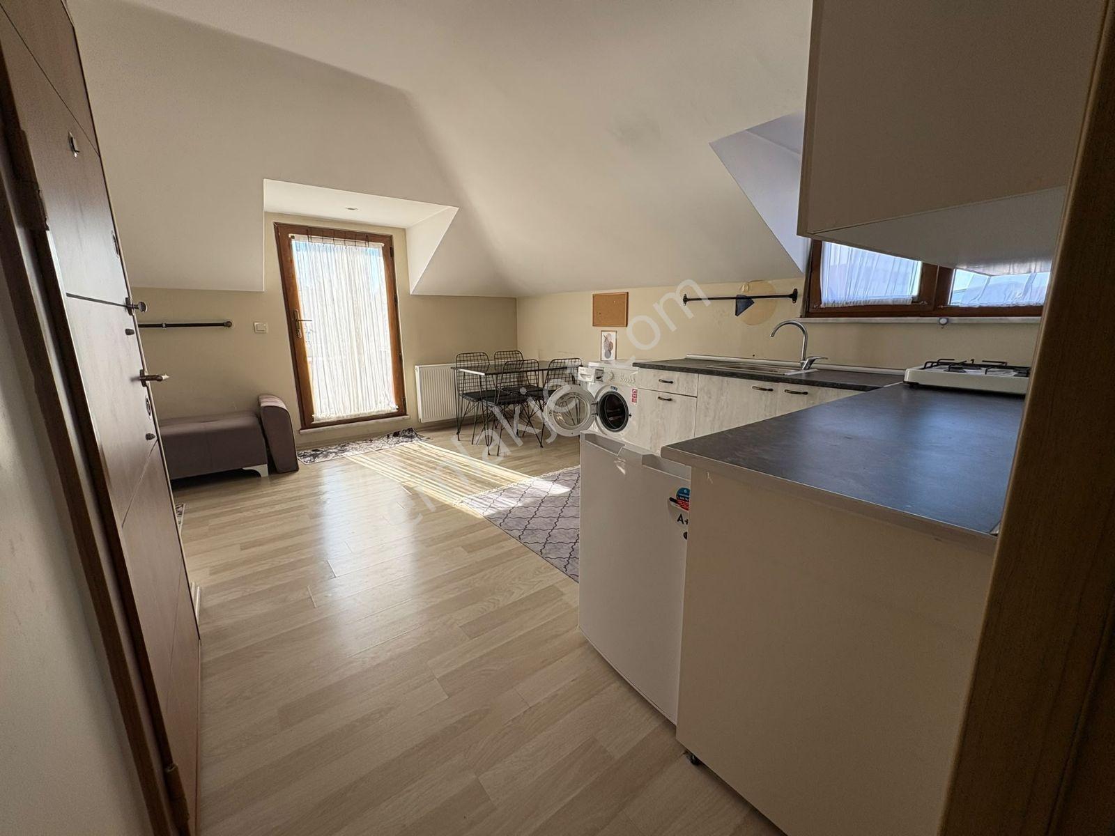 Kayışdağı Metroya Yakın, Eşyalı Ve Teraslı 1+1 Kiralık Daire - Görsel 14
