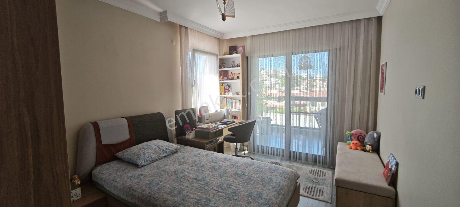 Kuşadası Kadınlar Denizinde Geniş Bakımlı 3+1 Satılık Daire - Görsel 14