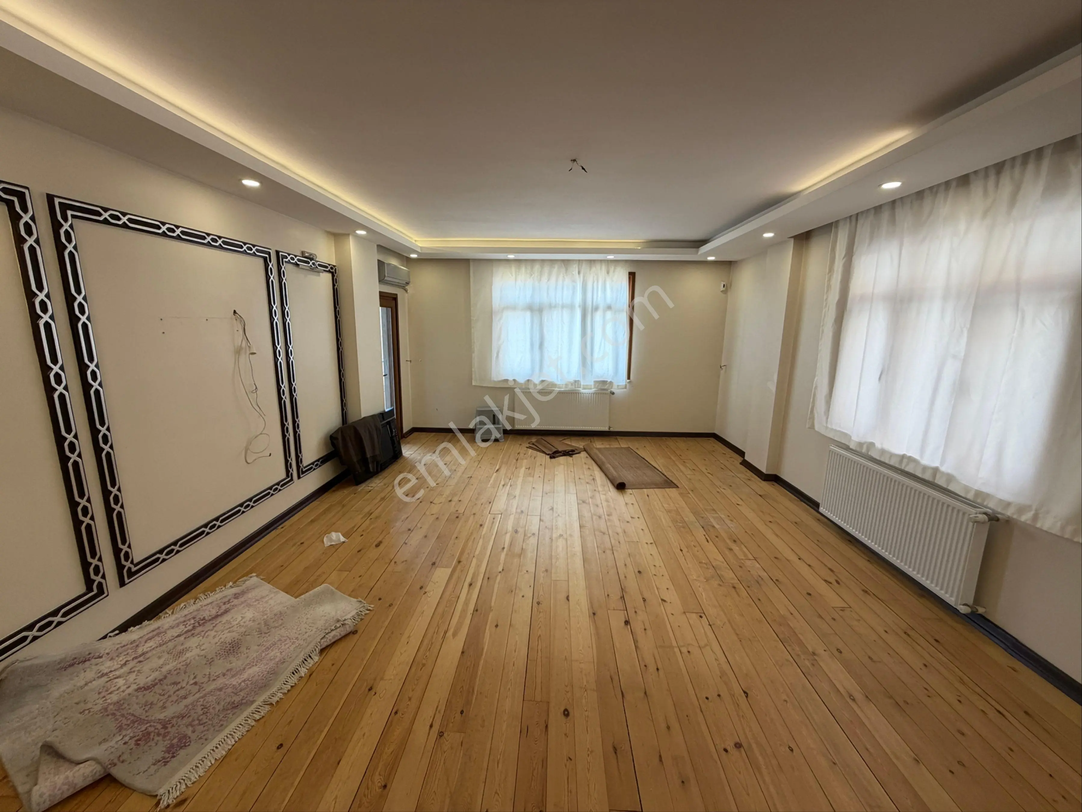 Yenibosna Merkez Mahallesi Kiralık Ara Kat Geniş Daire2+1 - Görsel 2