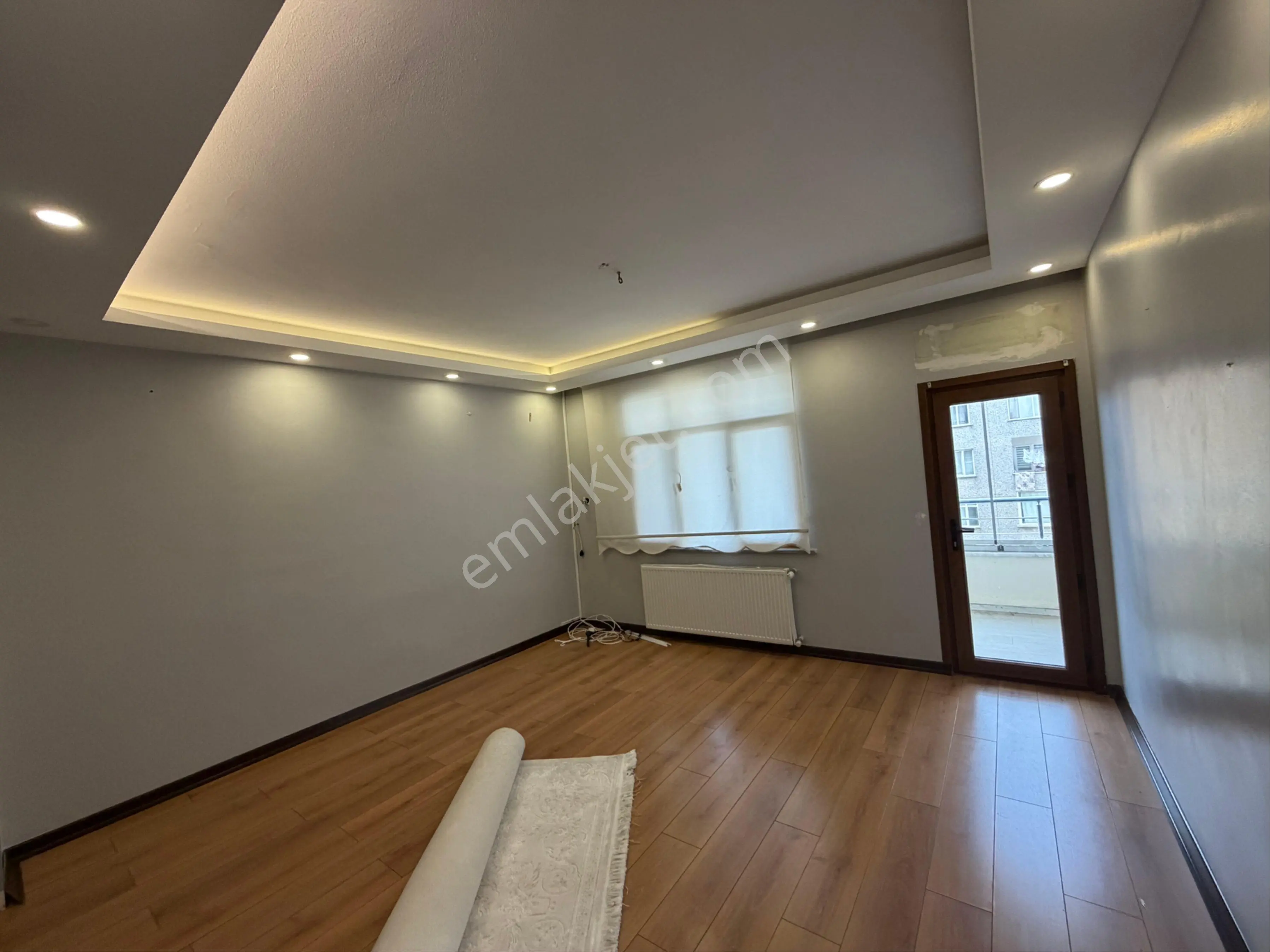 Yenibosna Merkez Mahallesi Kiralık Ara Kat Geniş Daire2+1 - Görsel 5