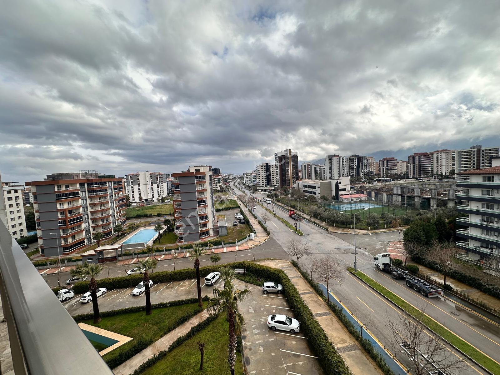 Kurşun Grup'tan Güzelyurt Mah. Lüx Sitede Eşyalı, Boş 1+1 Daire