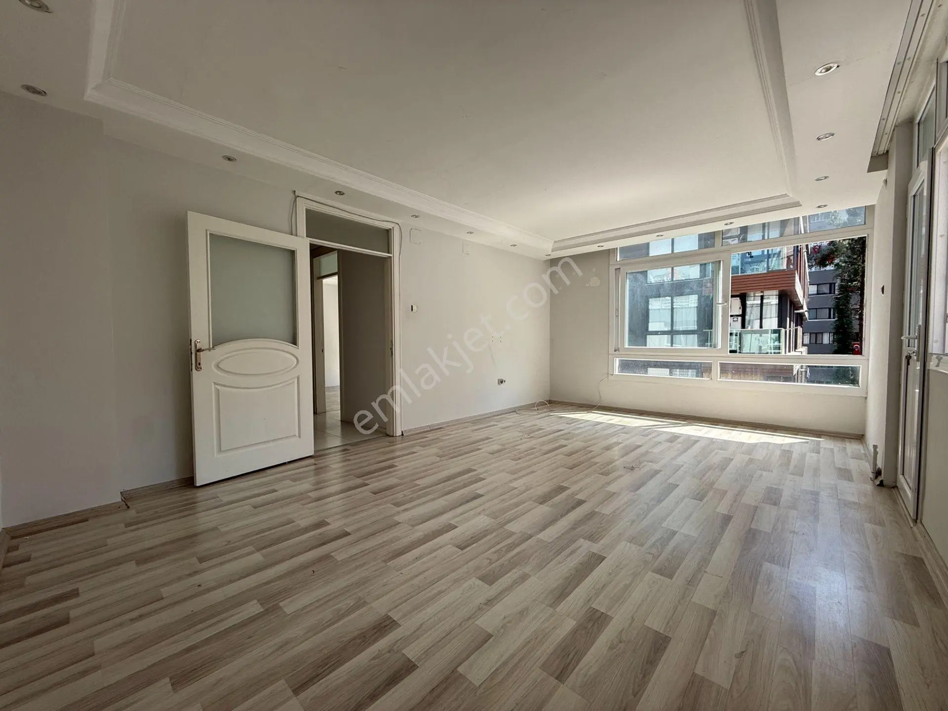 Bahar Caddesinde 3+1 120 M2 Açık Mutfak Kiralık Daire